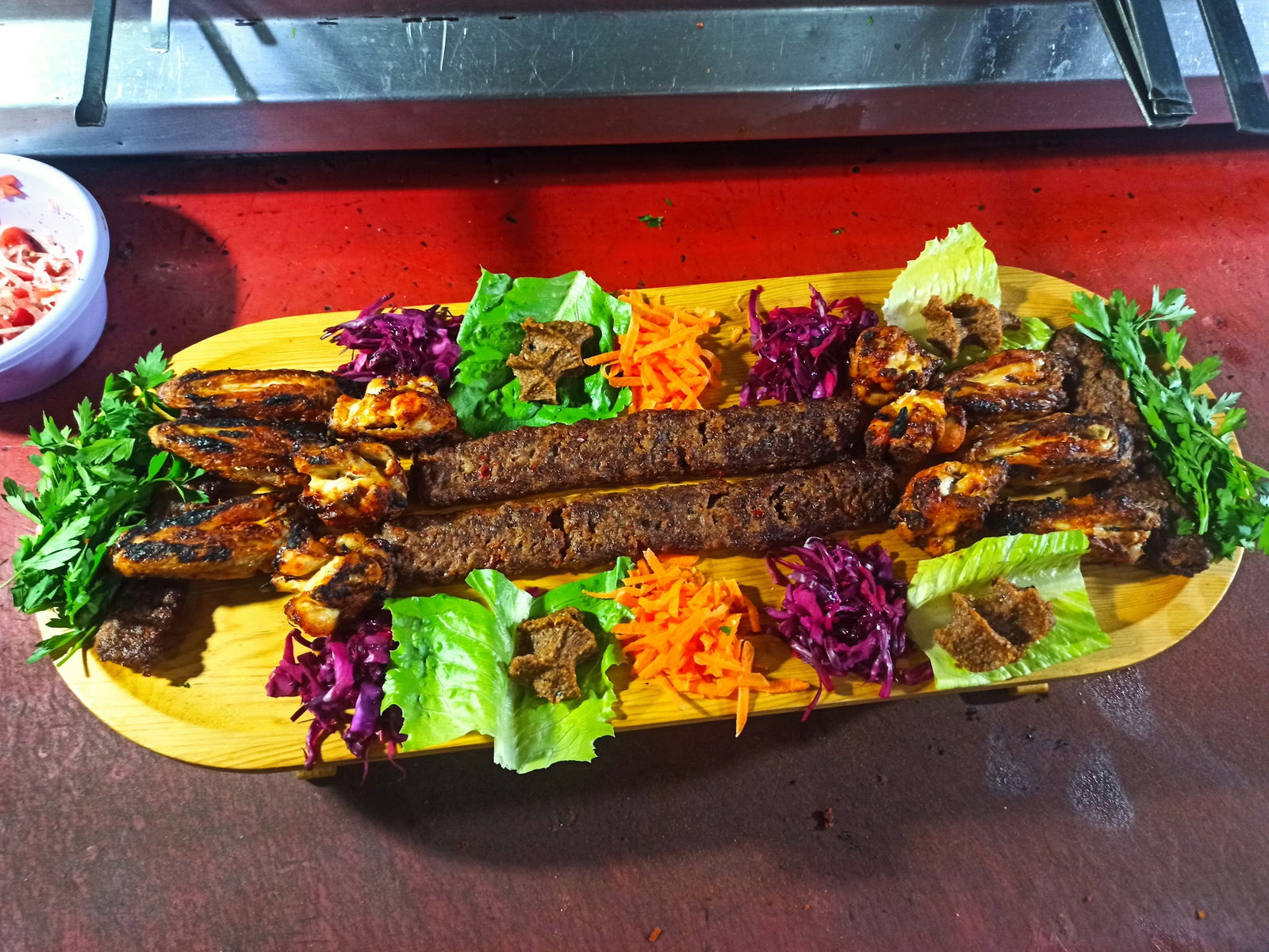 Teki̇N Kebab Salonu