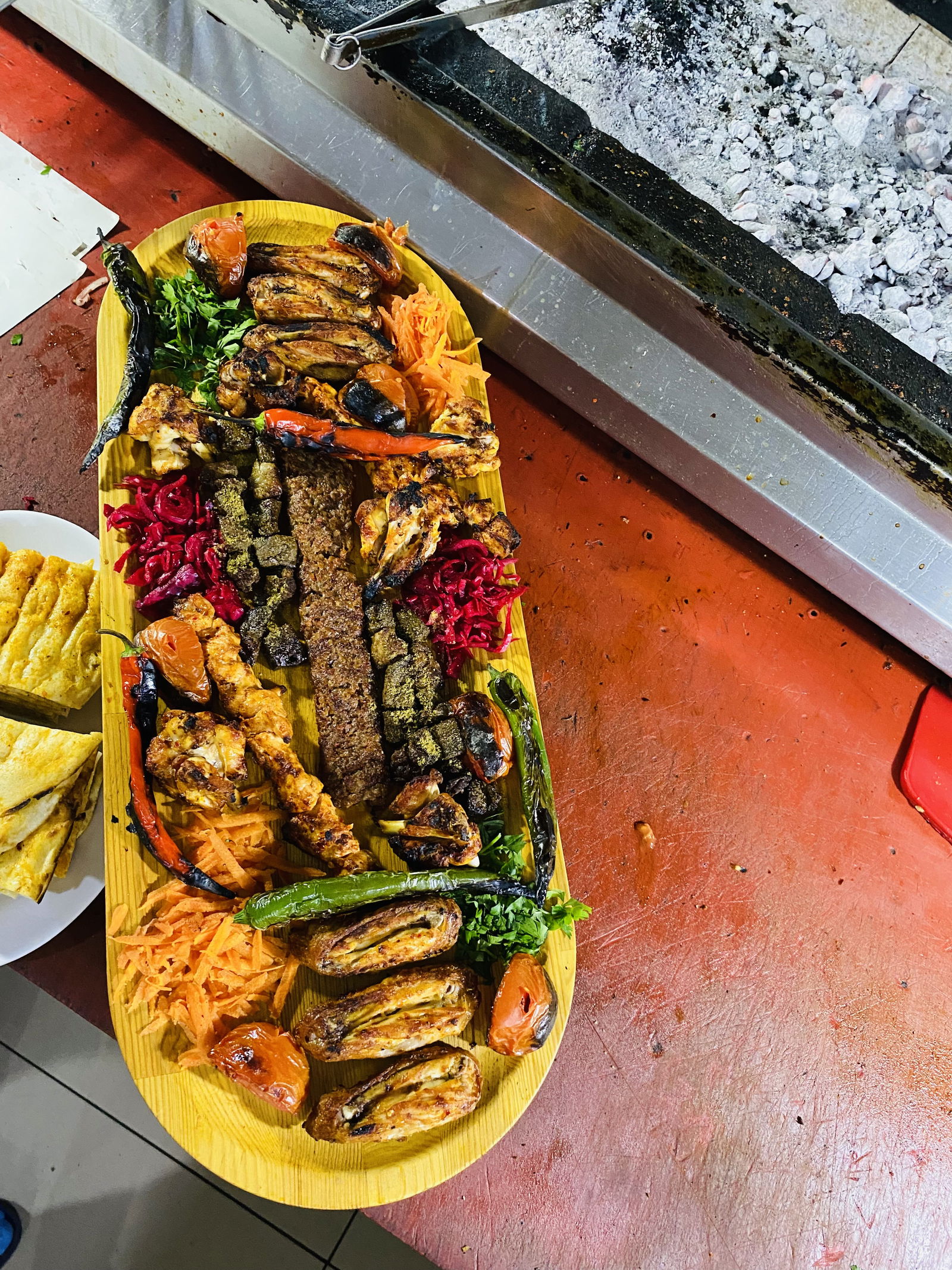 Teki̇N Kebab Salonu