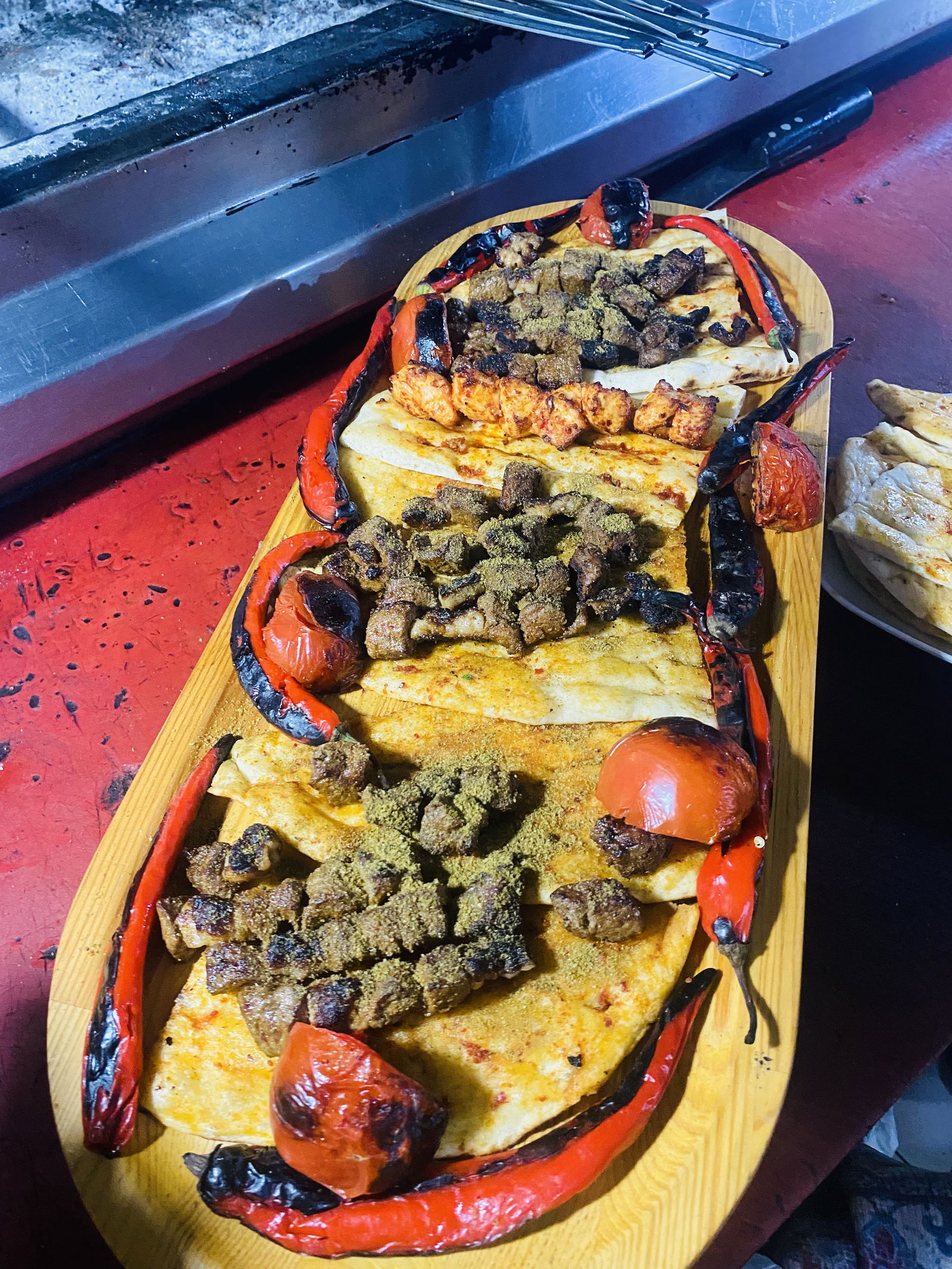 Teki̇N Kebab Salonu