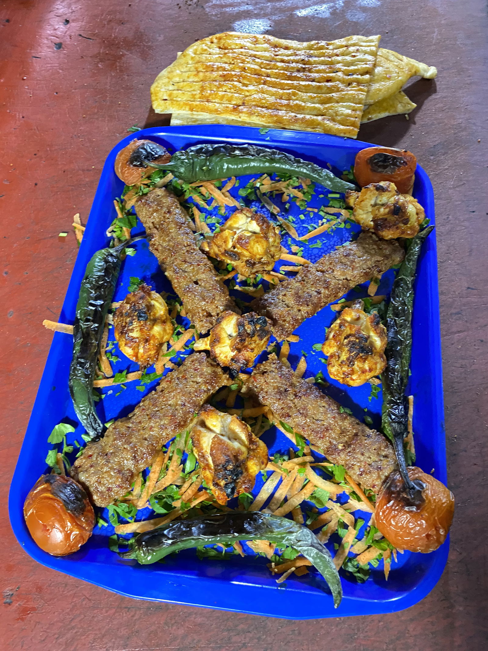 Teki̇N Kebab Salonu