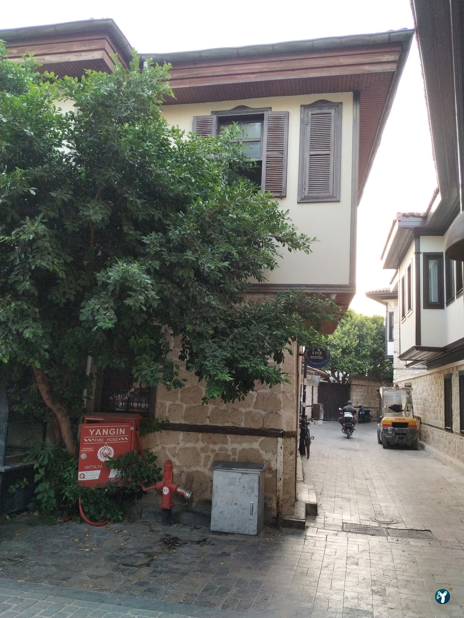 X Pub&Bistro&Otel Karaoke