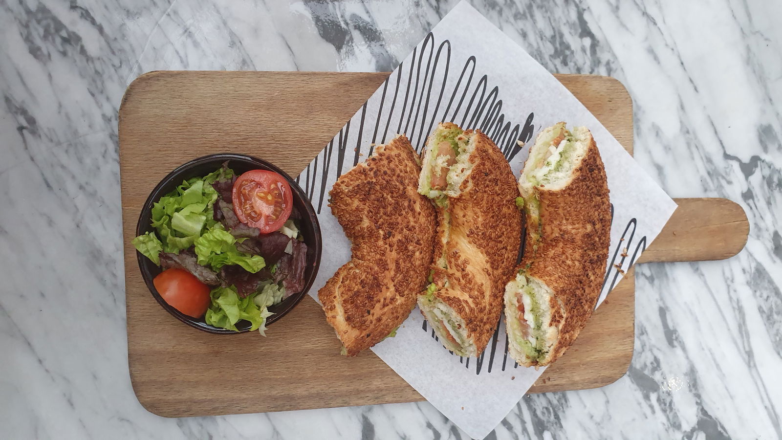 Avokadolu Simit Tost