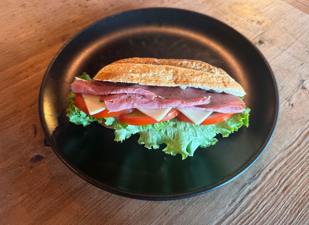 Baget Sandviç Füme Etli & Kaşar Peynirli