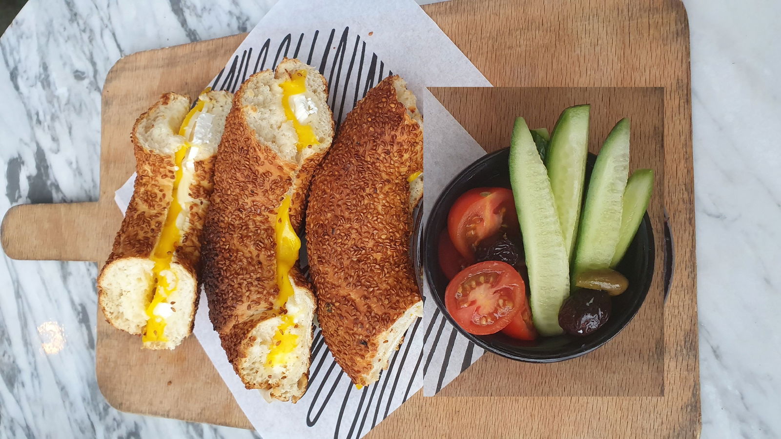 Üç Peynirli Simit Tost