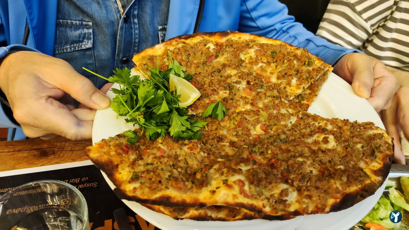Şahi̇n Aspava