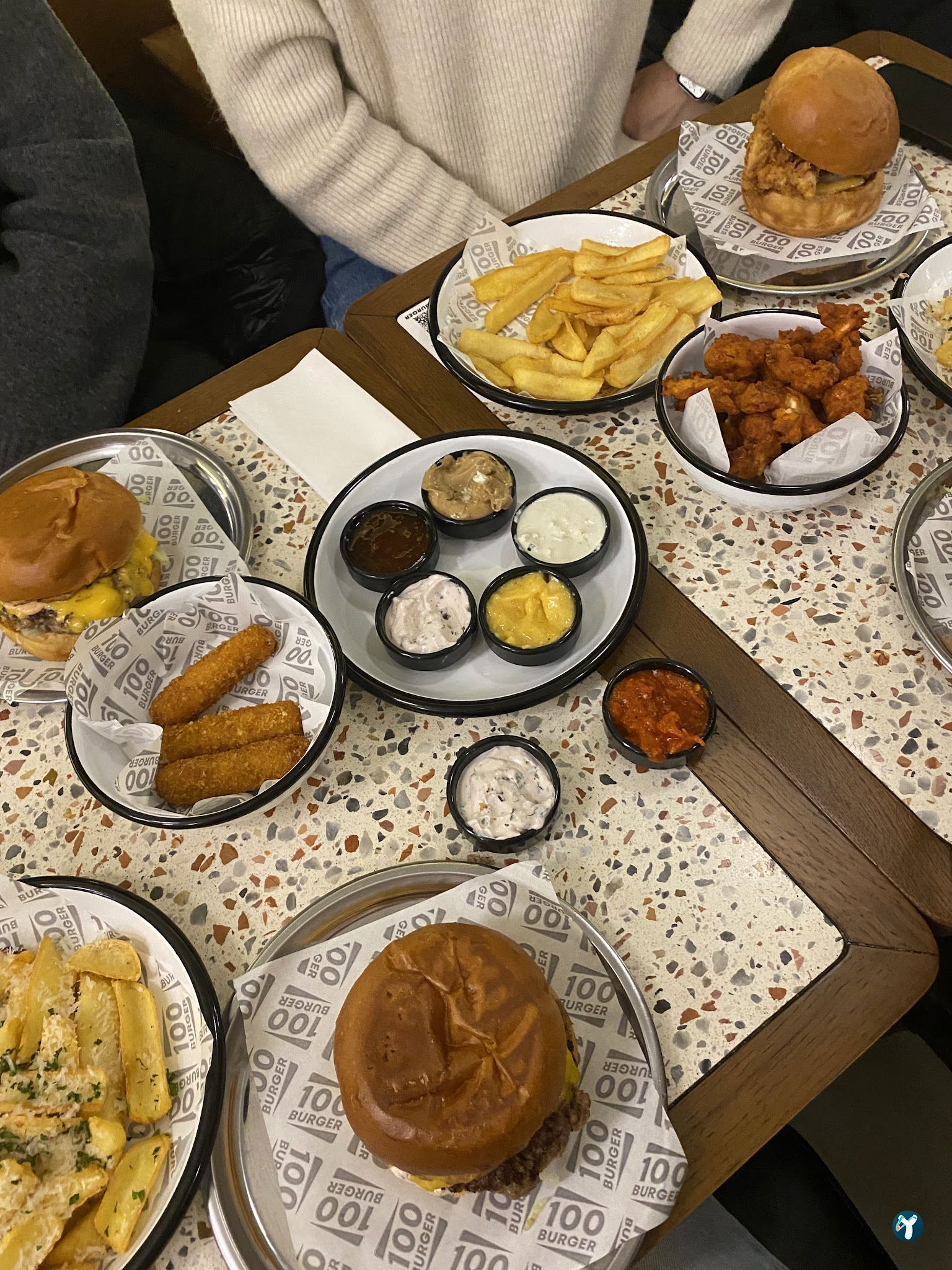 100 Burger-Maidan