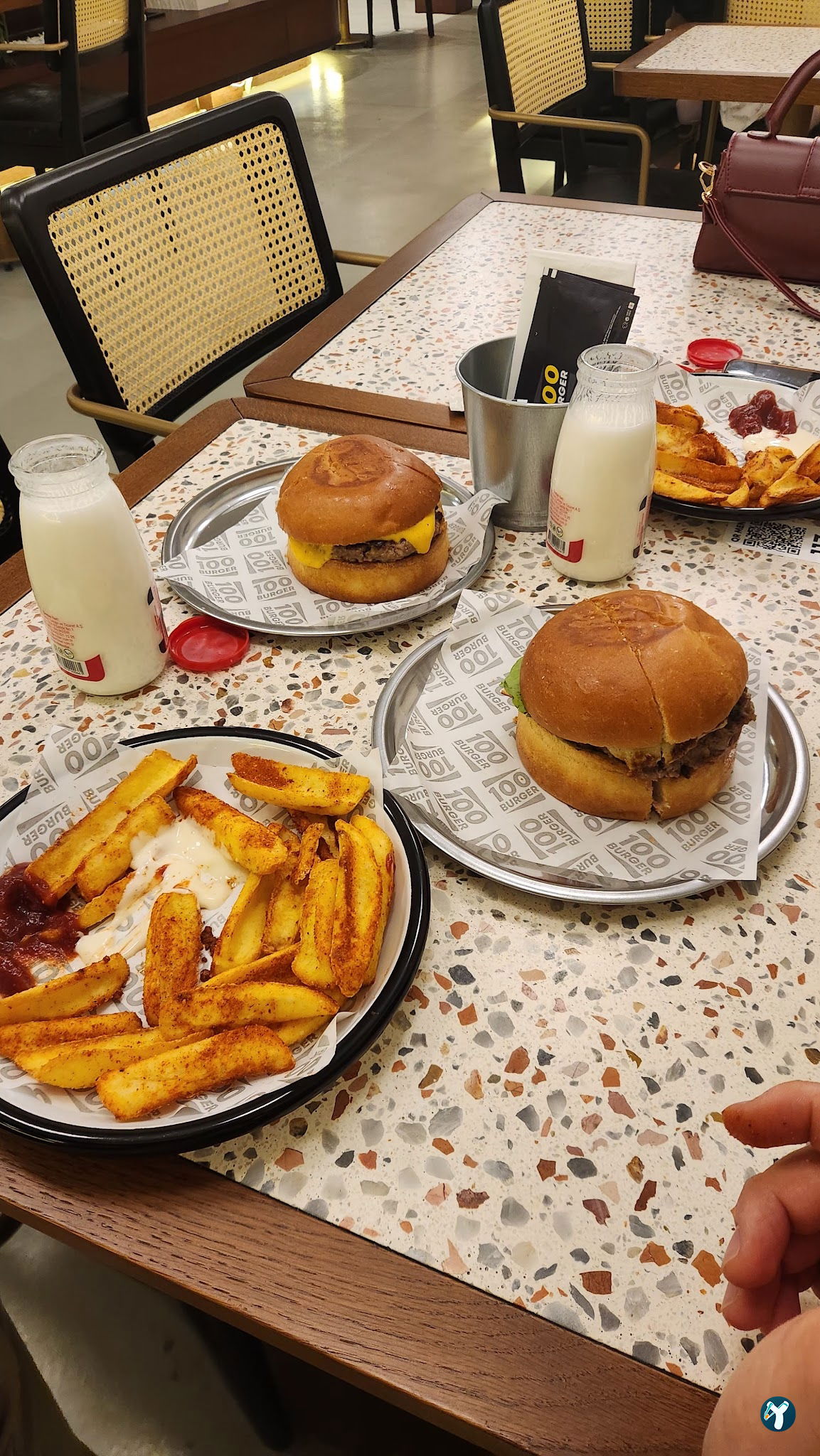 100 Burger-Maidan