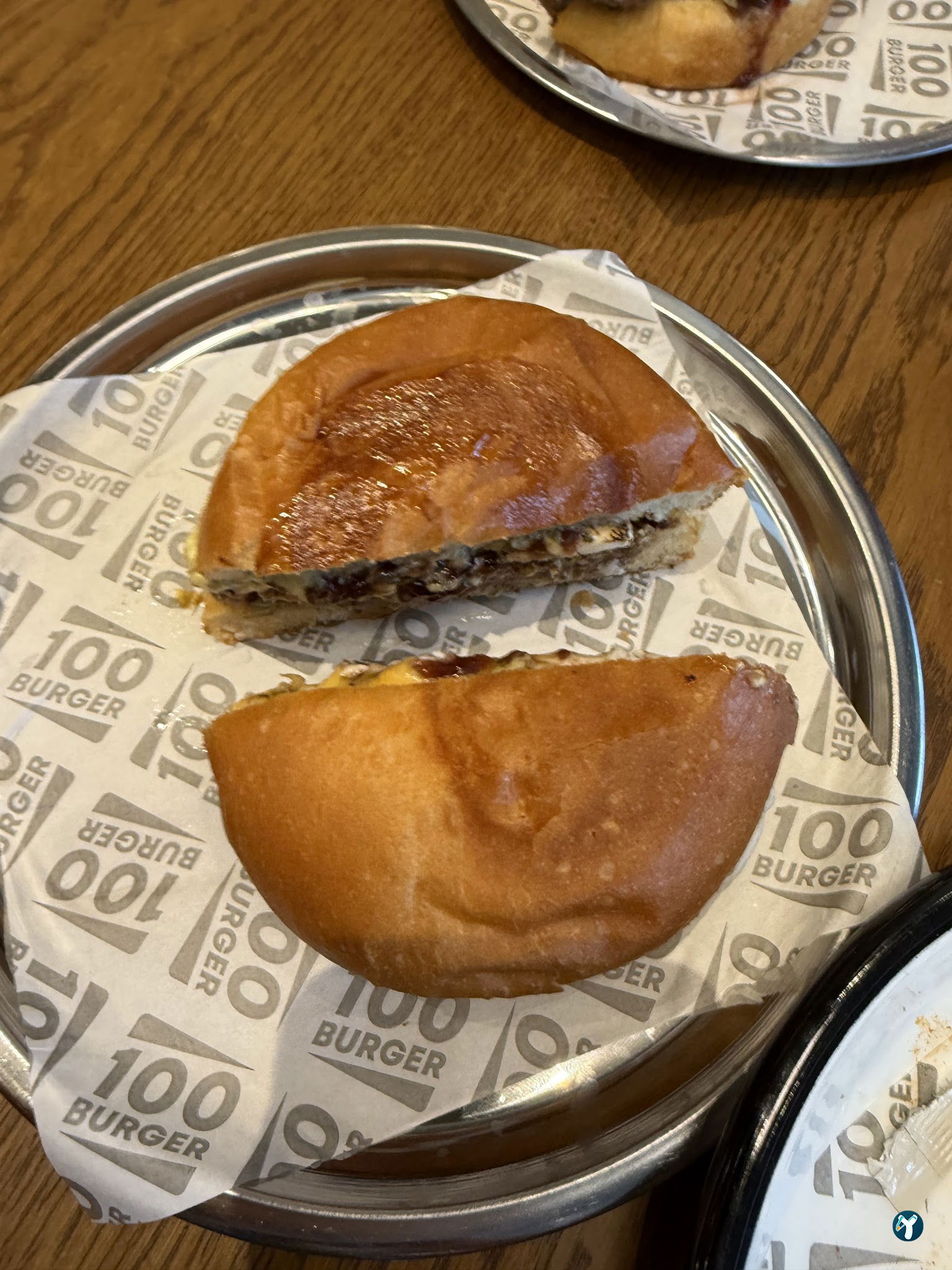 100 Burger-Maidan