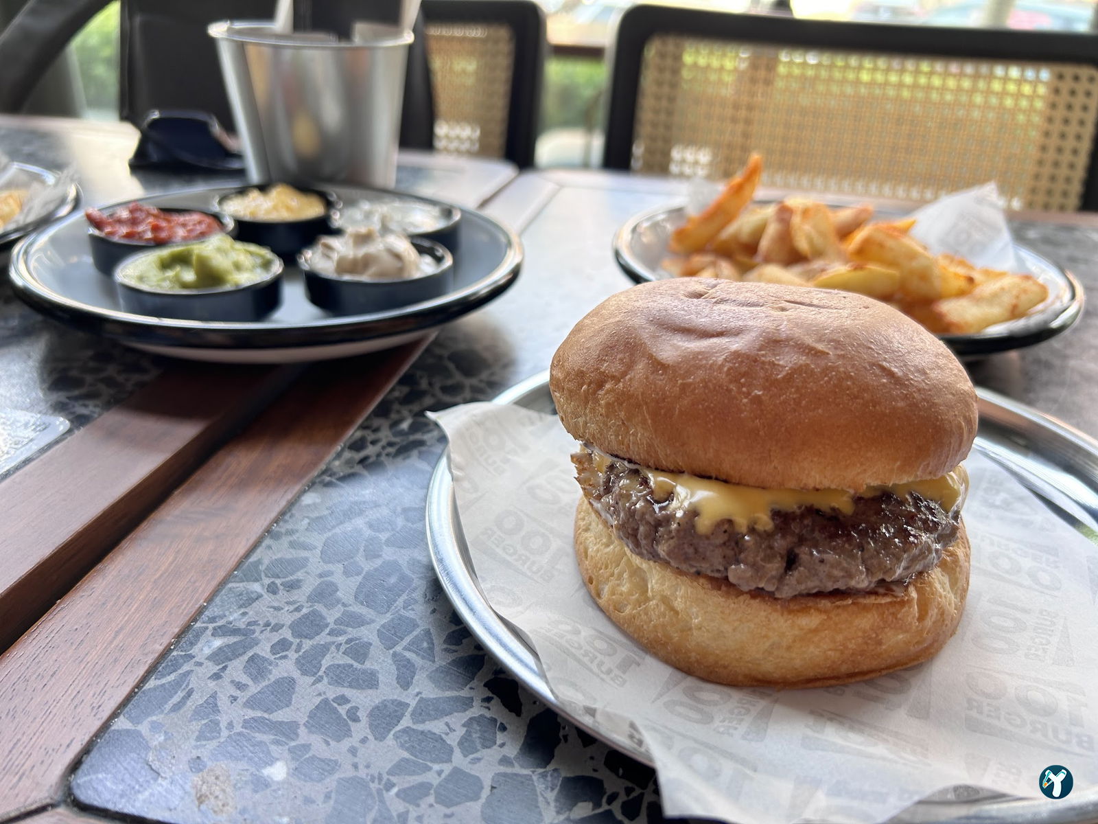 100 Burger-Maidan