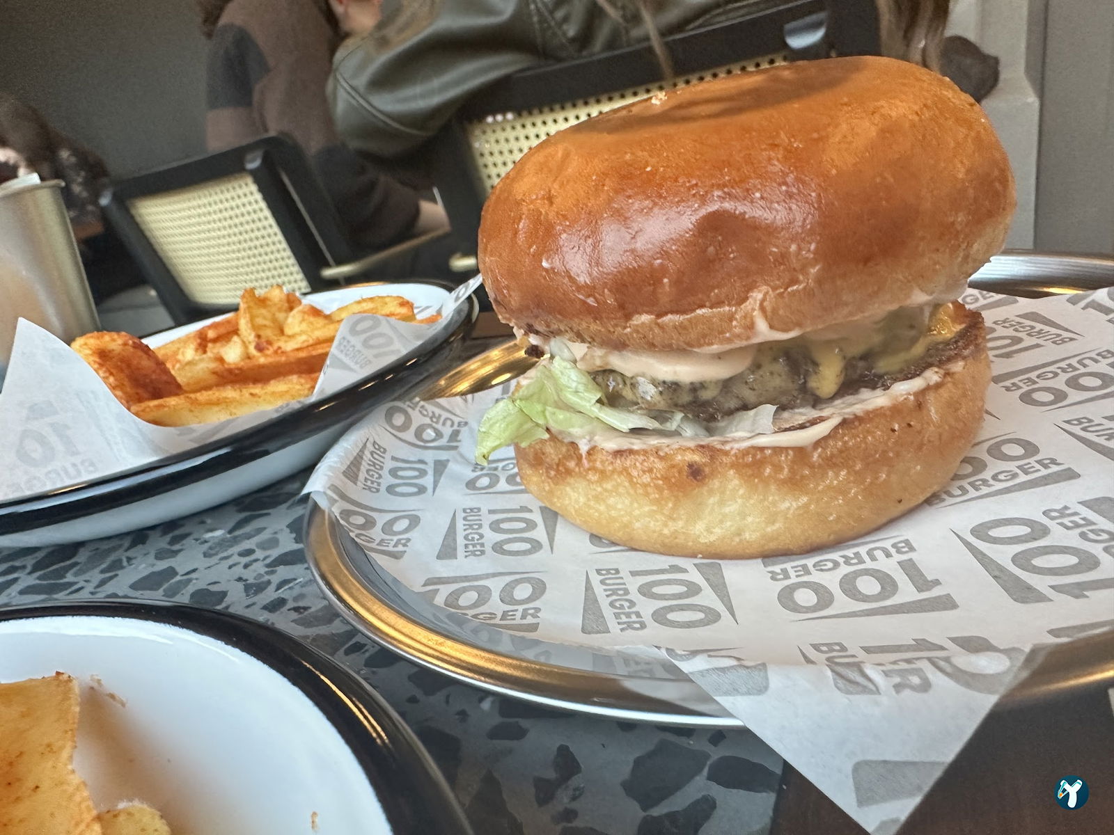 100 Burger-Maidan