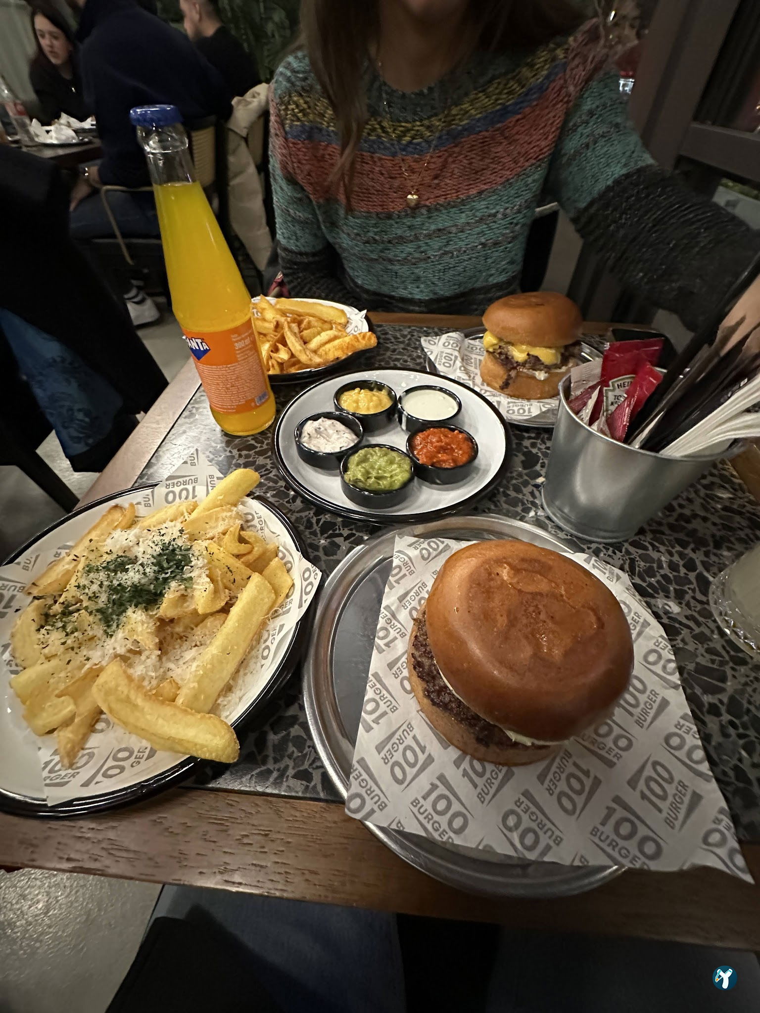 100 Burger-Maidan