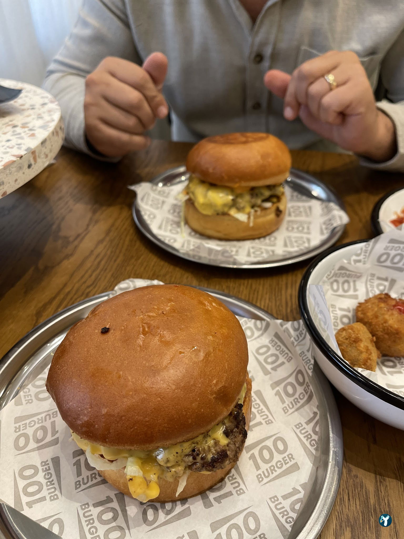 100 Burger-Maidan