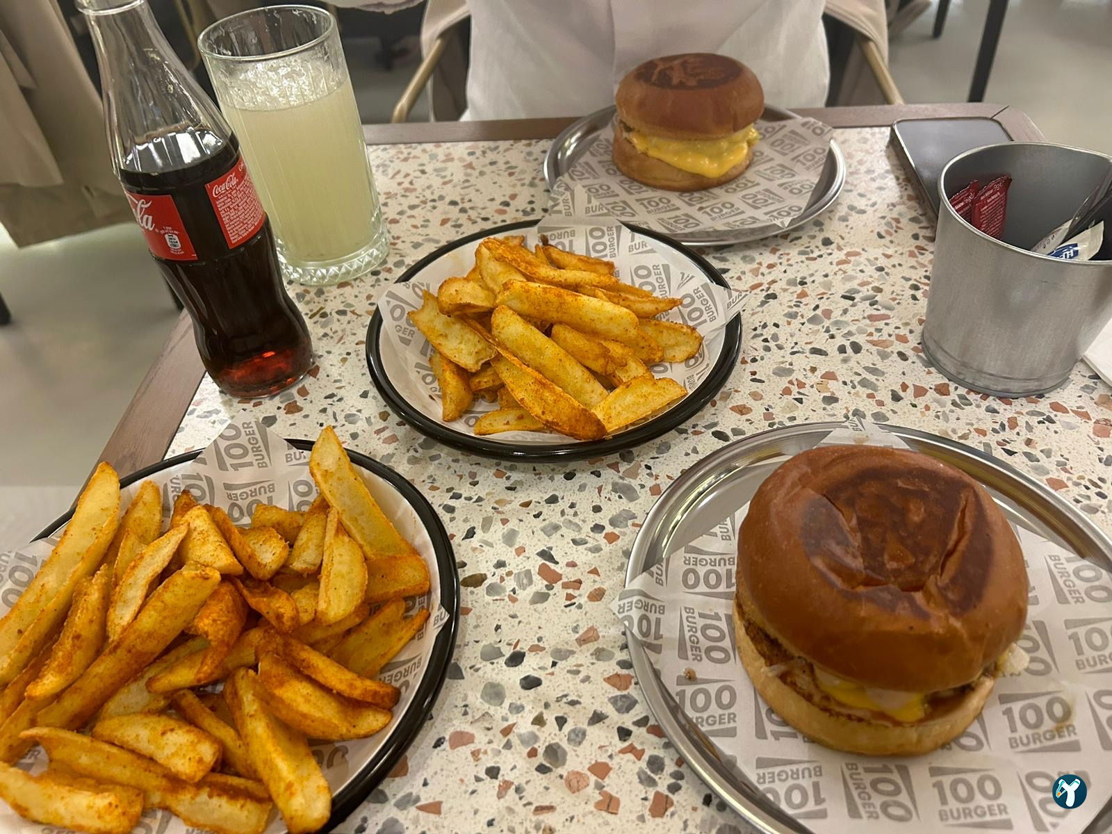 100 Burger-Maidan