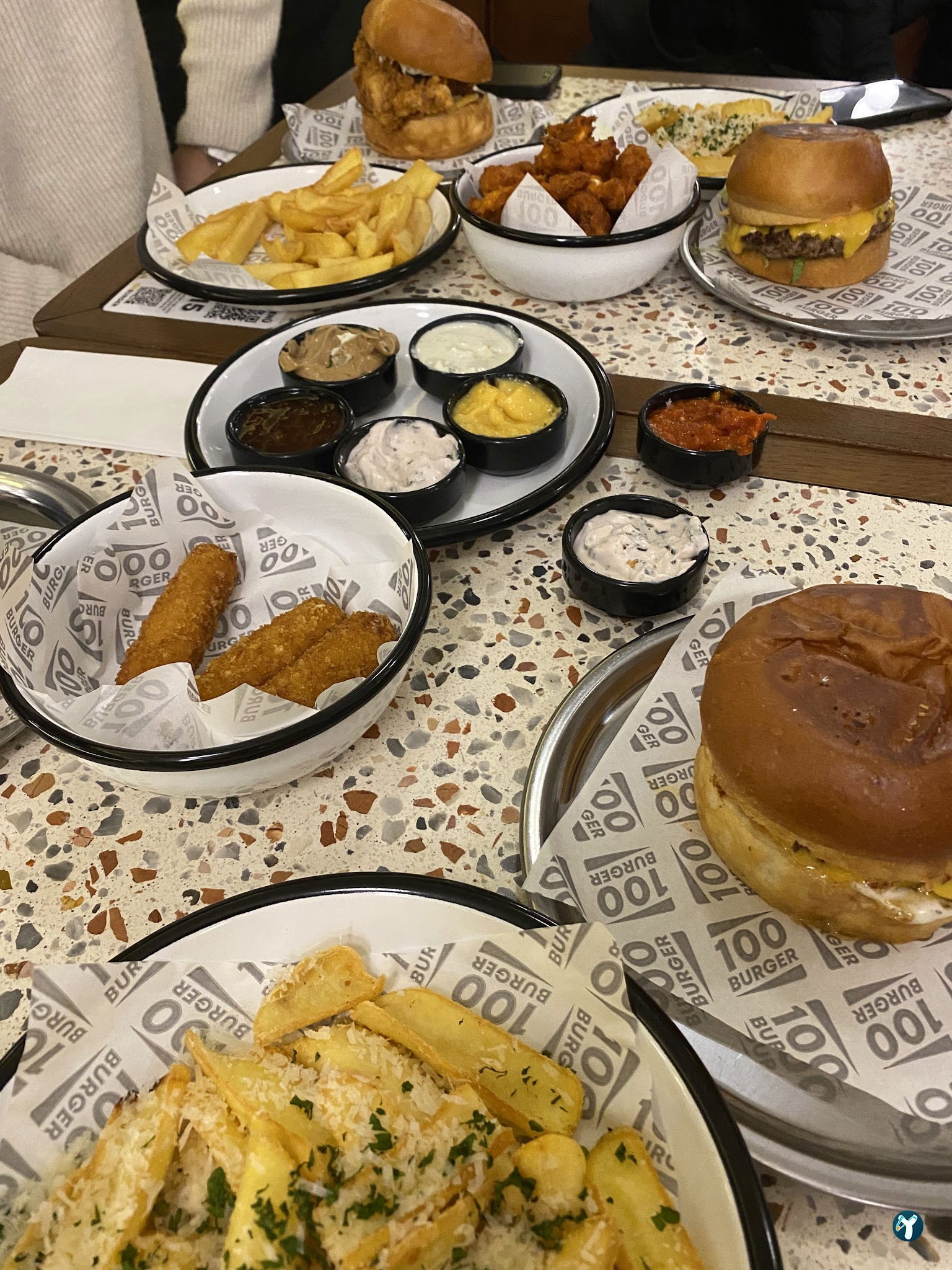 100 Burger-Maidan