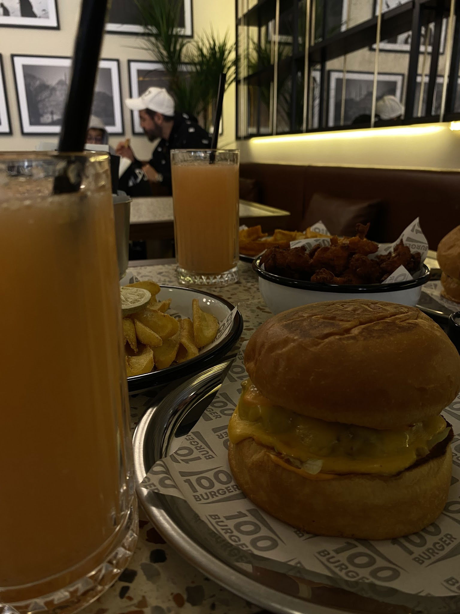 100 Burger-Maidan