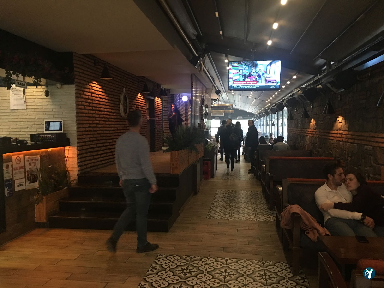 Mist Coffee & Lounge