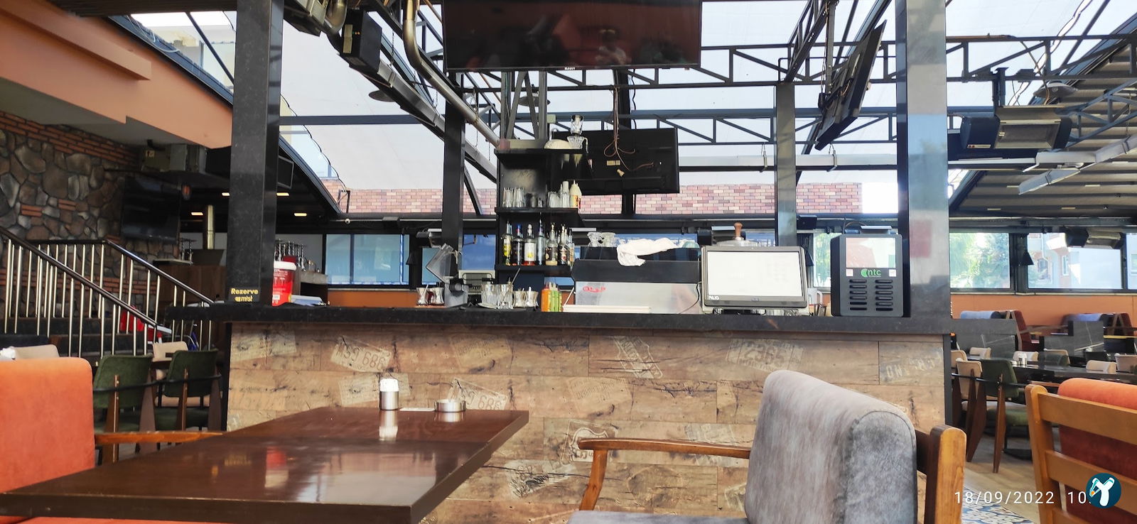 Mist Coffee & Lounge