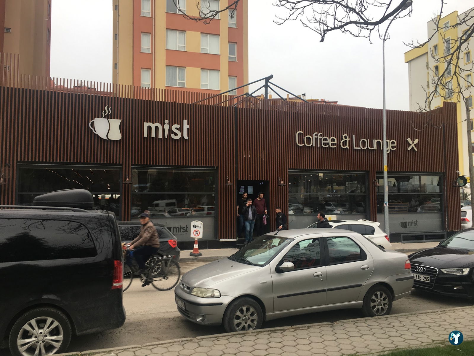 Mist Coffee & Lounge