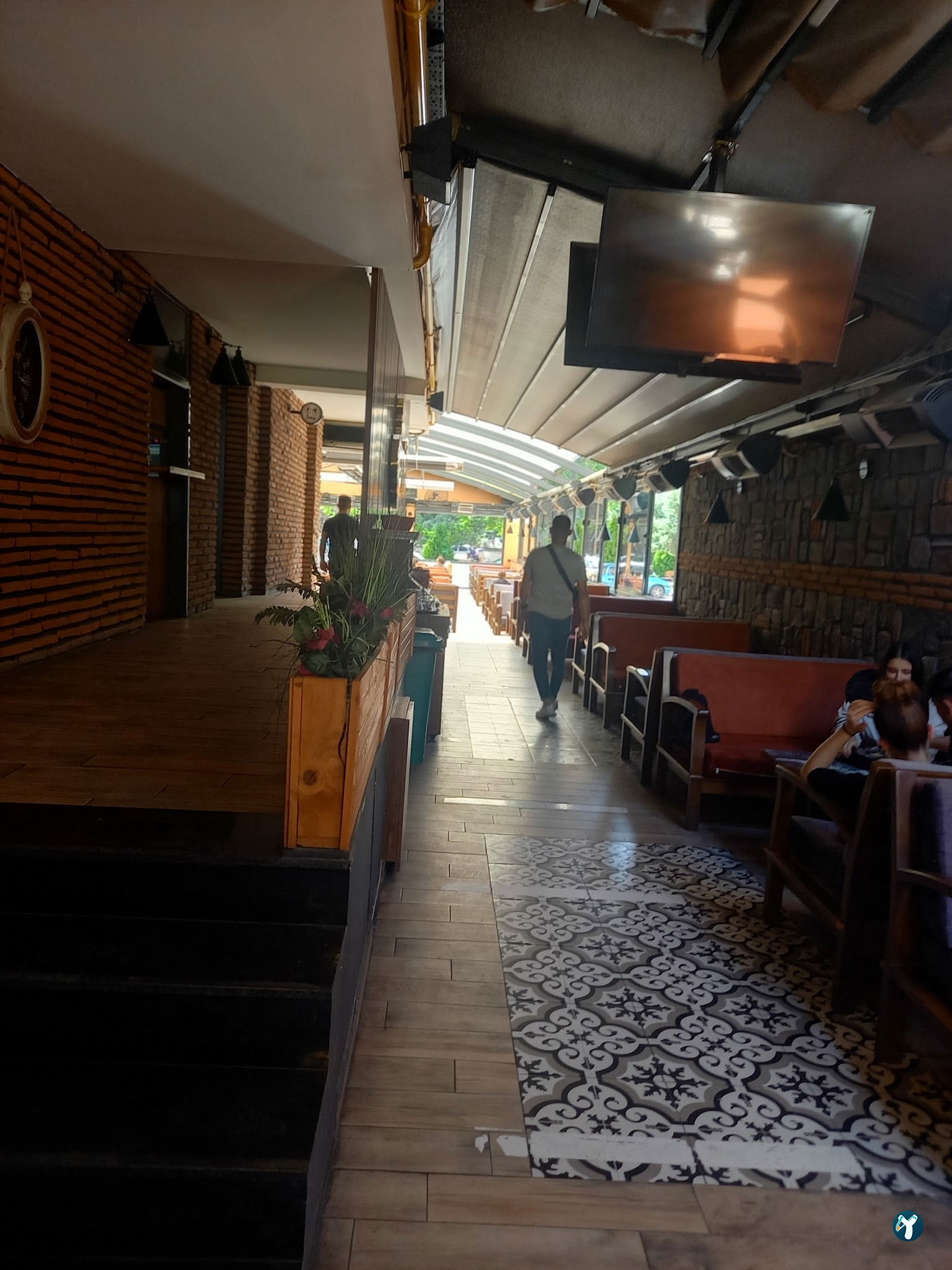 Mist Coffee & Lounge