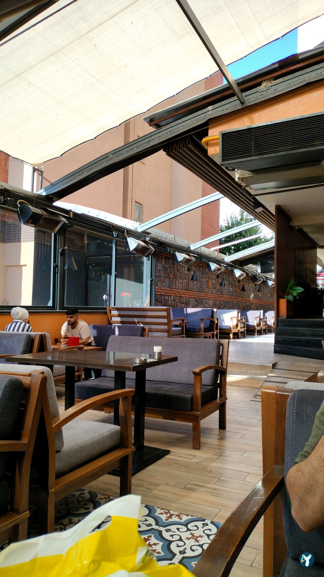 Mist Coffee & Lounge