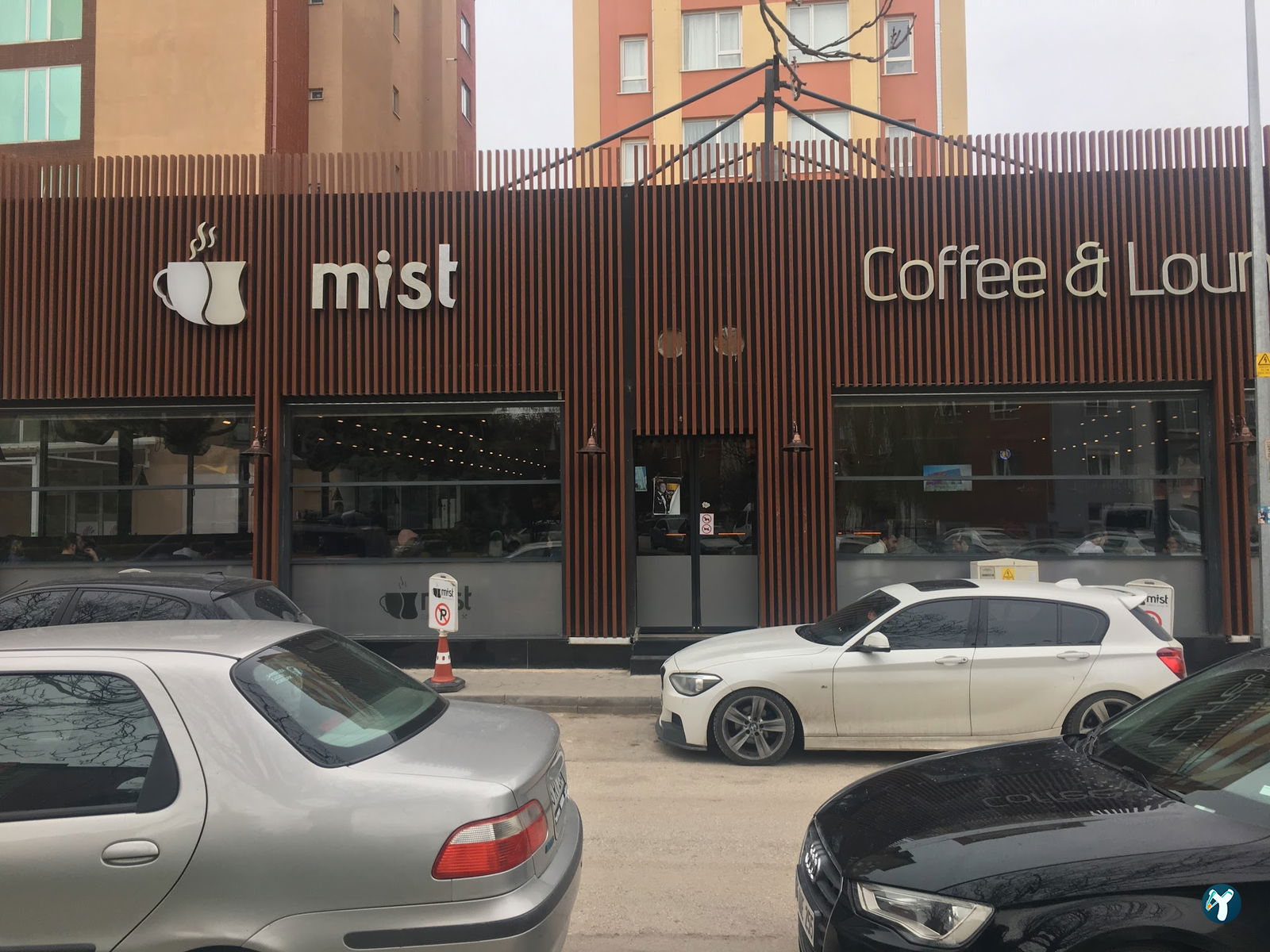Mist Coffee & Lounge