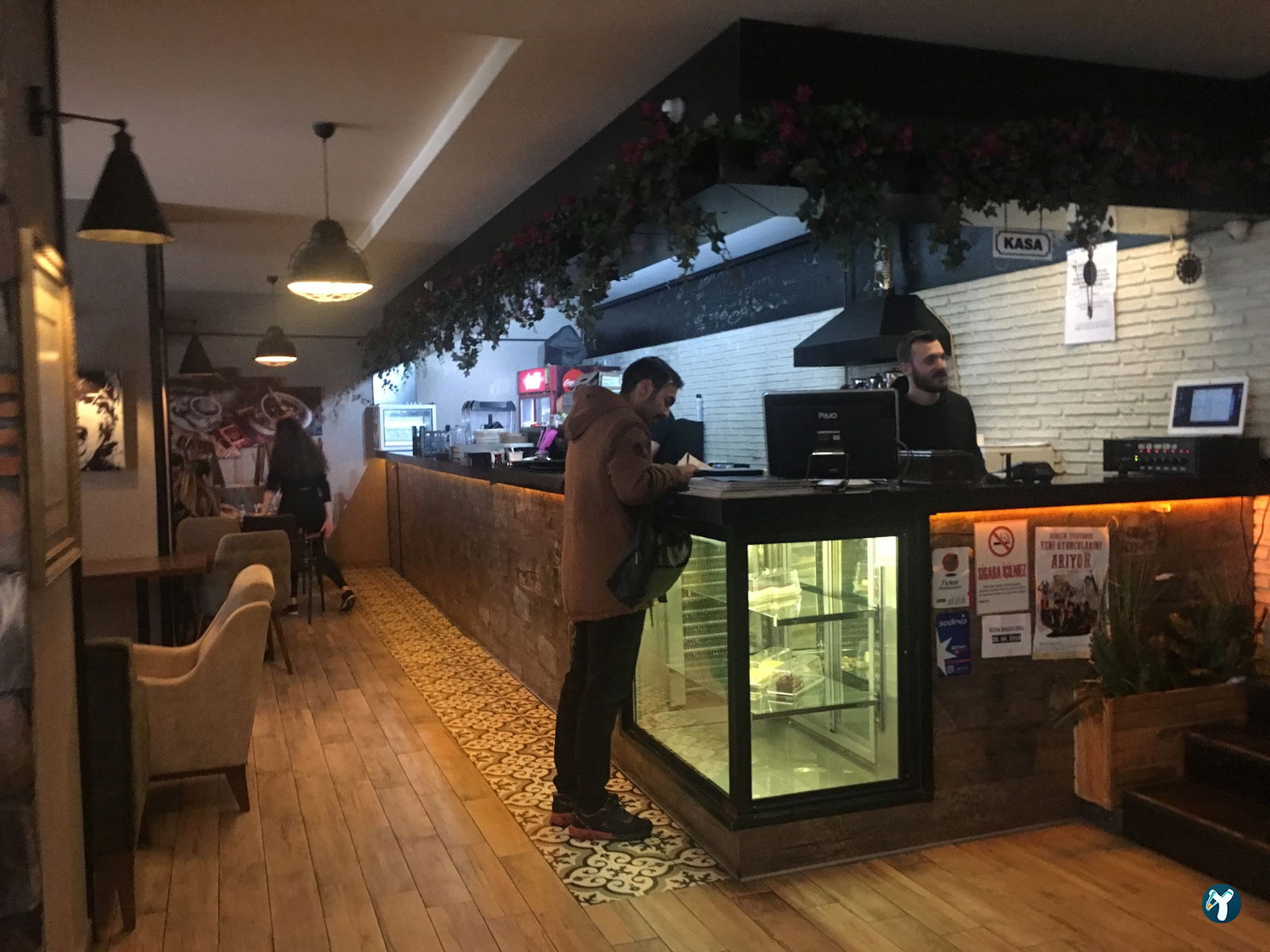 Mist Coffee & Lounge