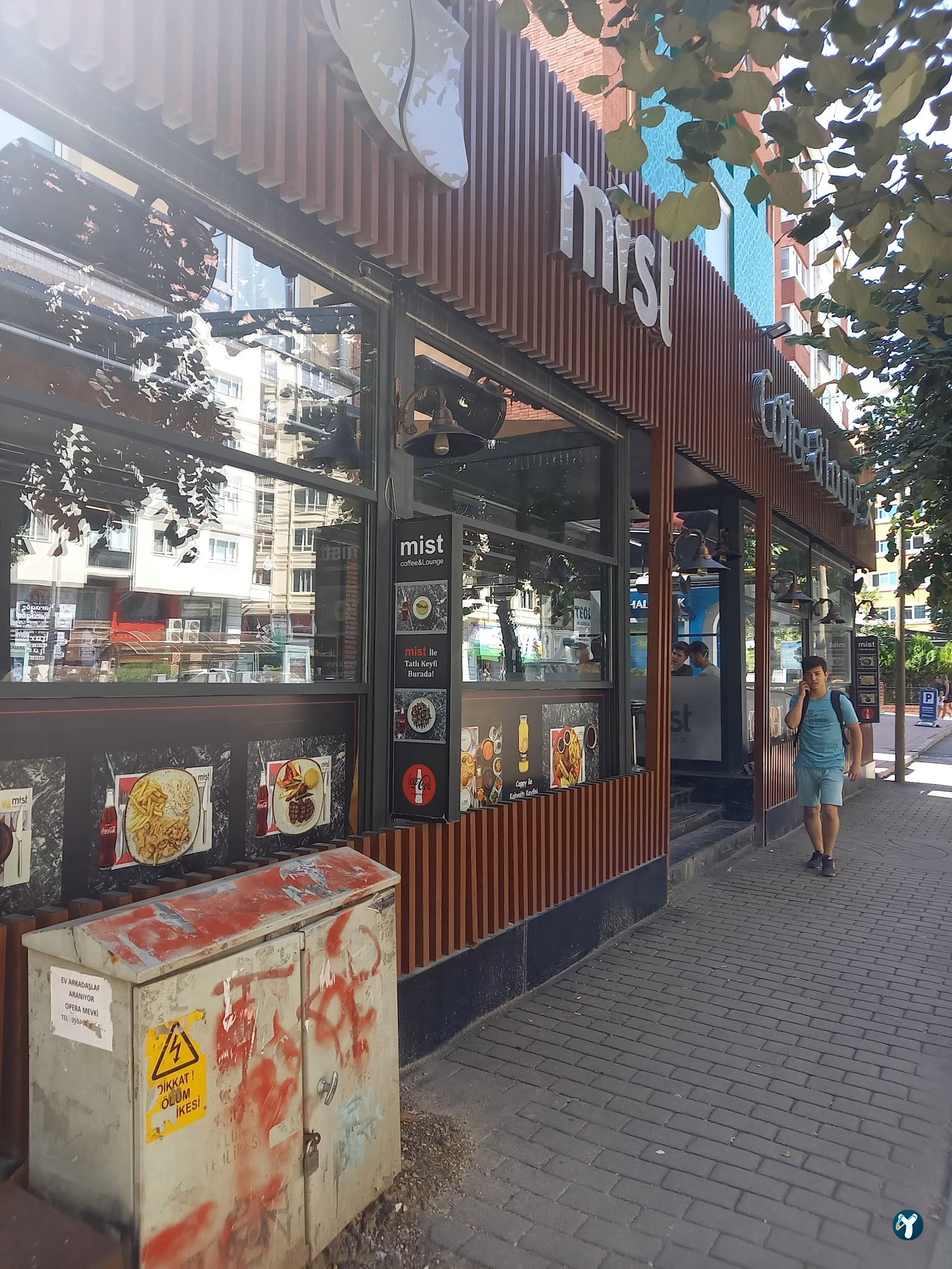 Mist Coffee & Lounge