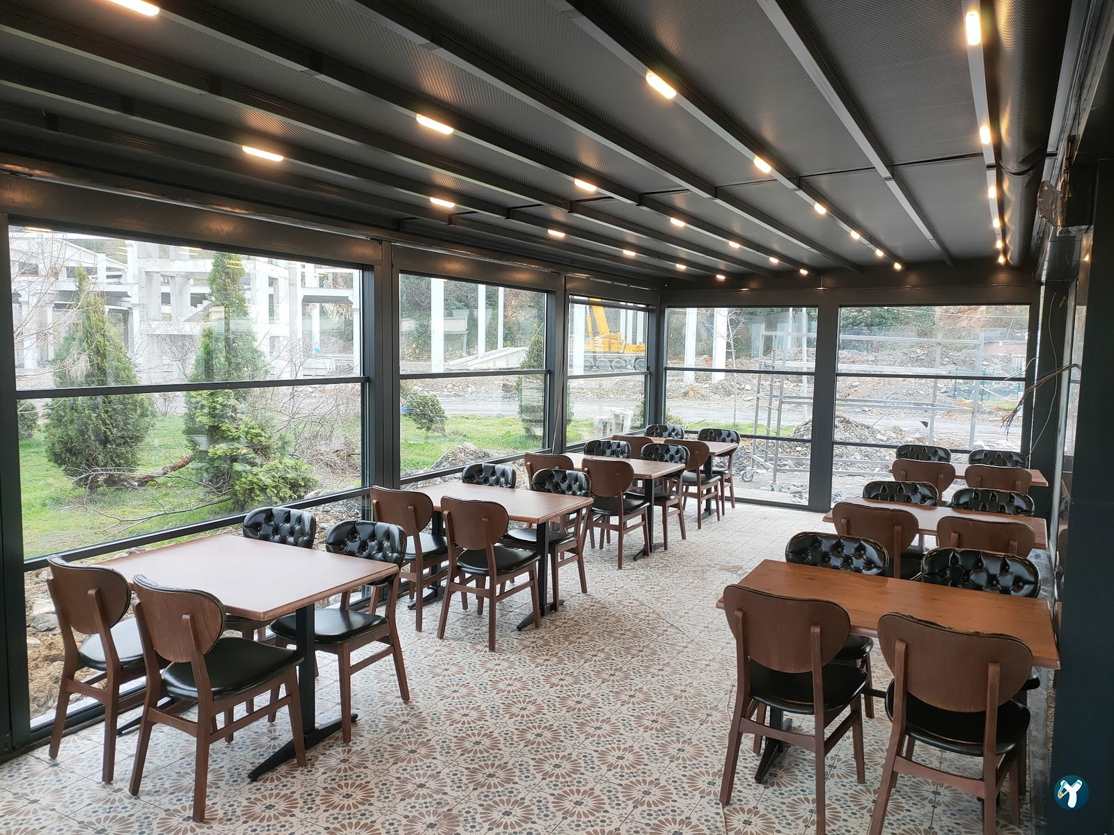 Nehi̇r İnegöl Köfte Salonu