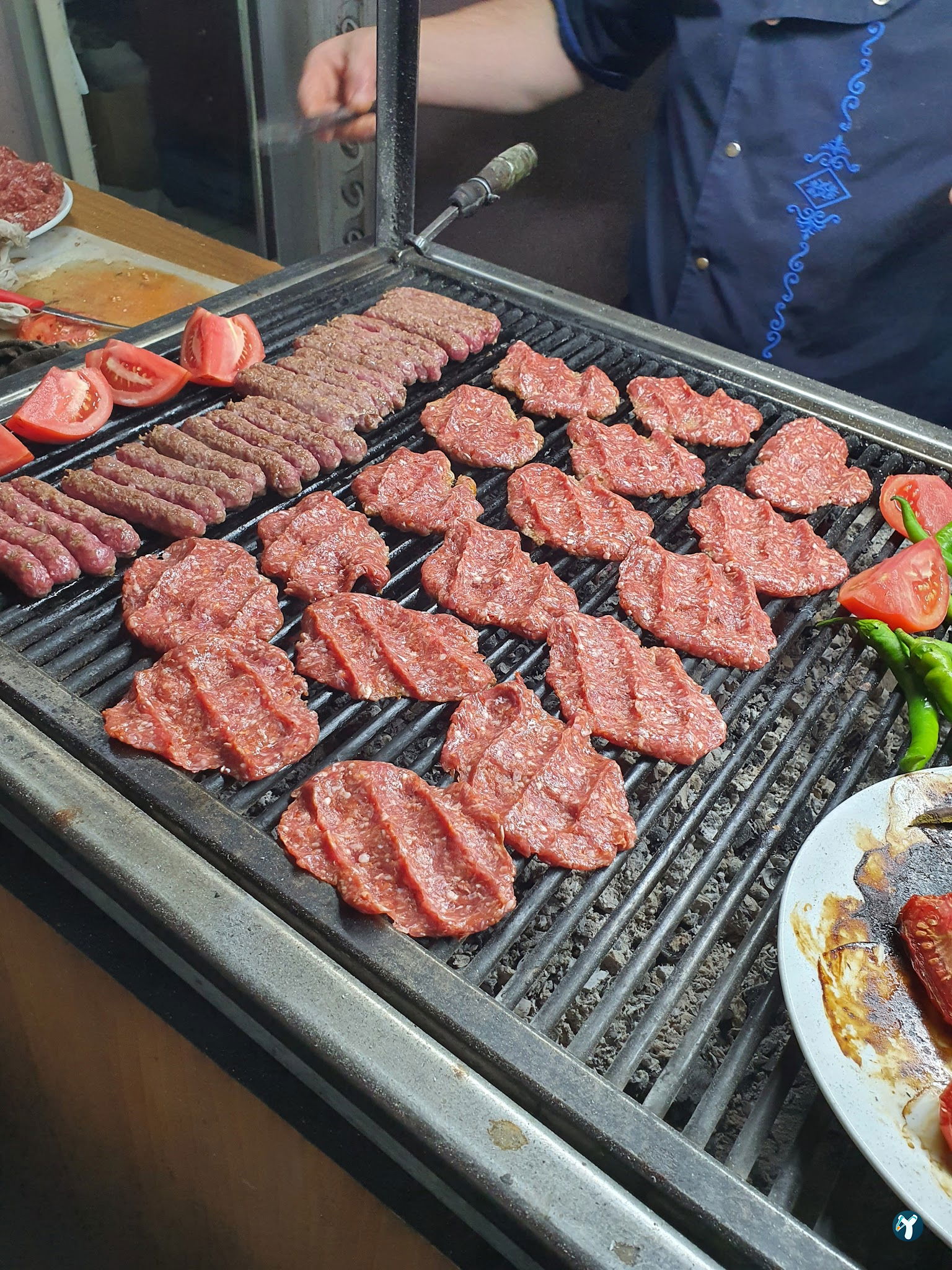 Nehi̇r İnegöl Köfte Salonu