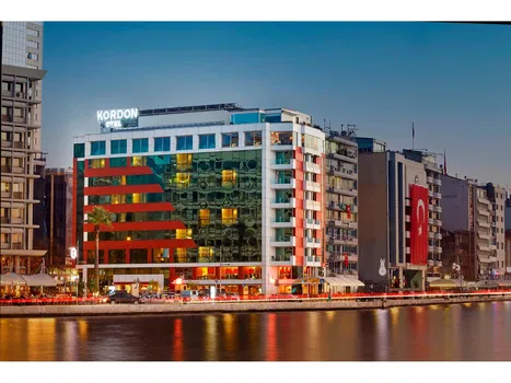 Kordon Otel Pasaport resimleri