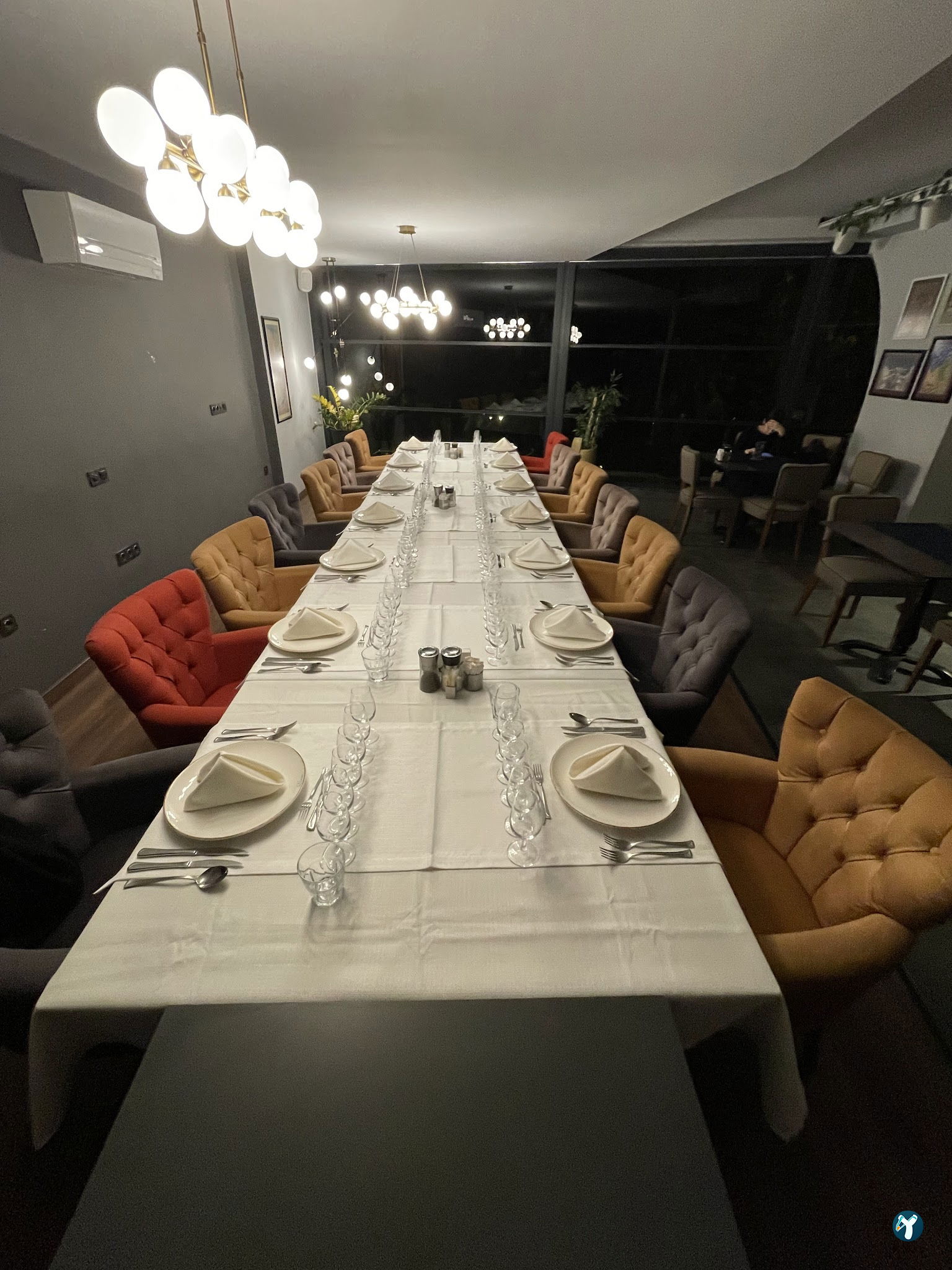Mezza Gurme, Restoran & Market
