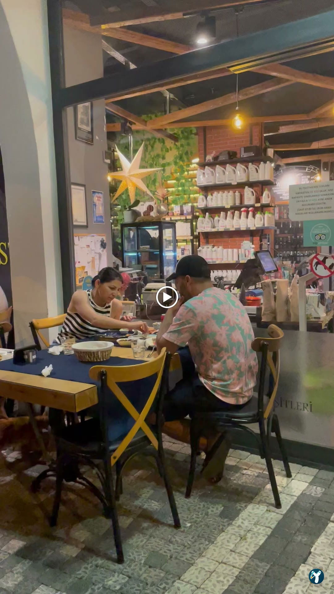 Mezza Gurme, Restoran & Market