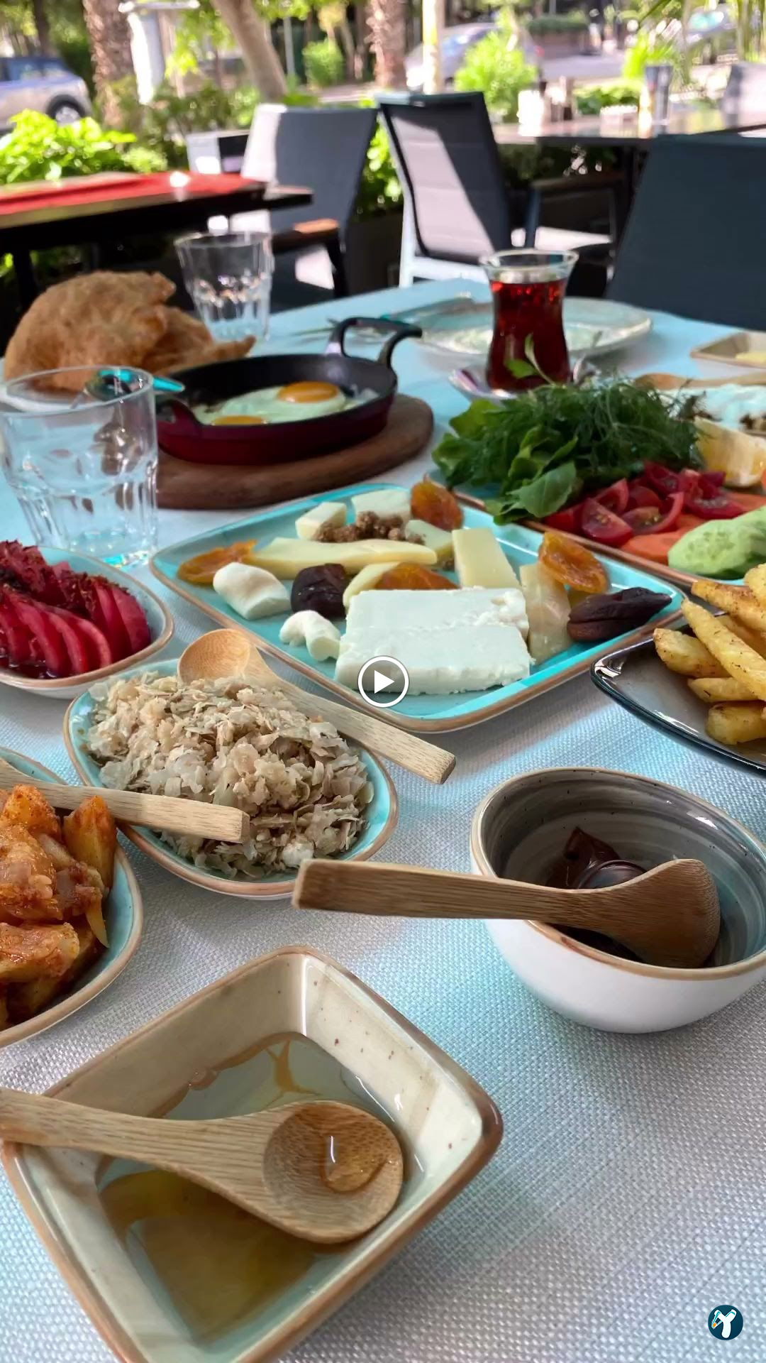 Mezza Gurme, Restoran & Market