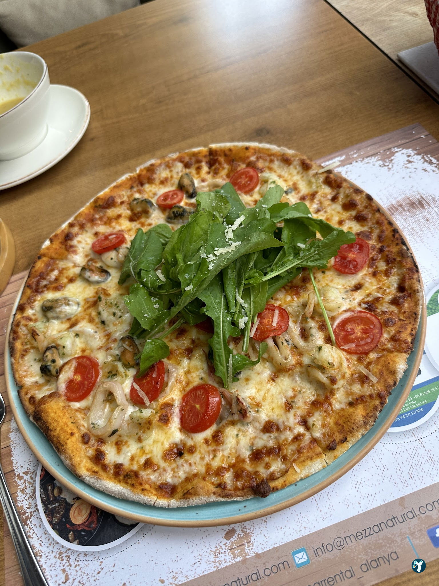 Mezza Gurme, Restoran & Market