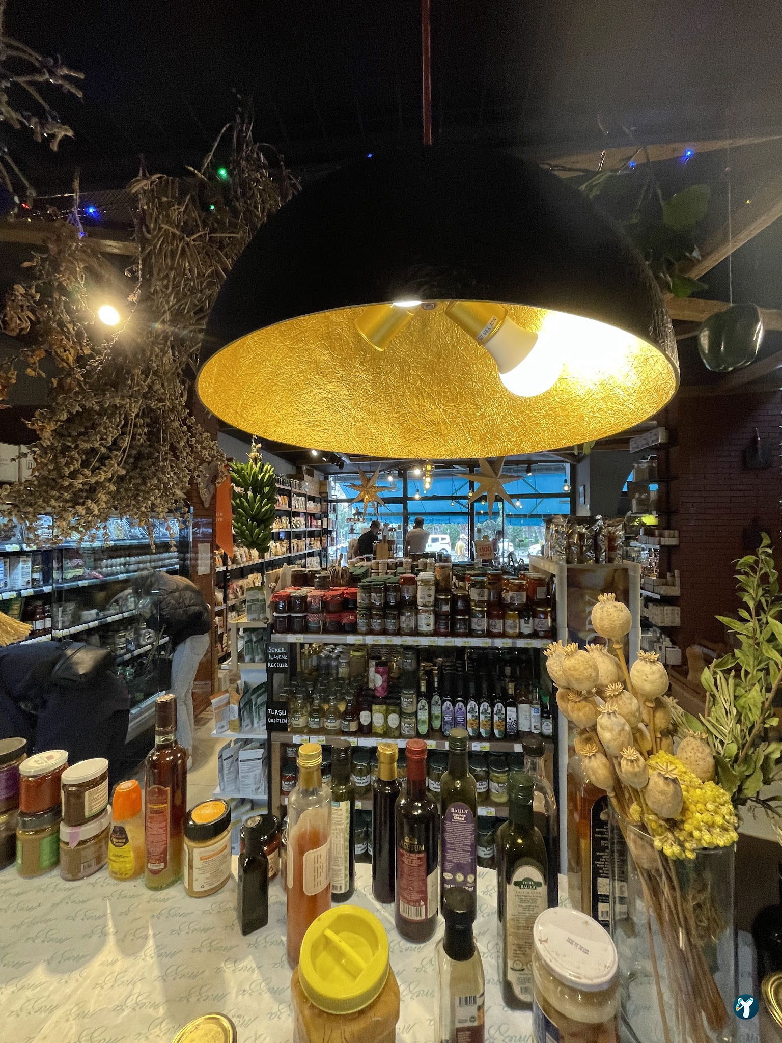 Mezza Gurme, Restoran & Market
