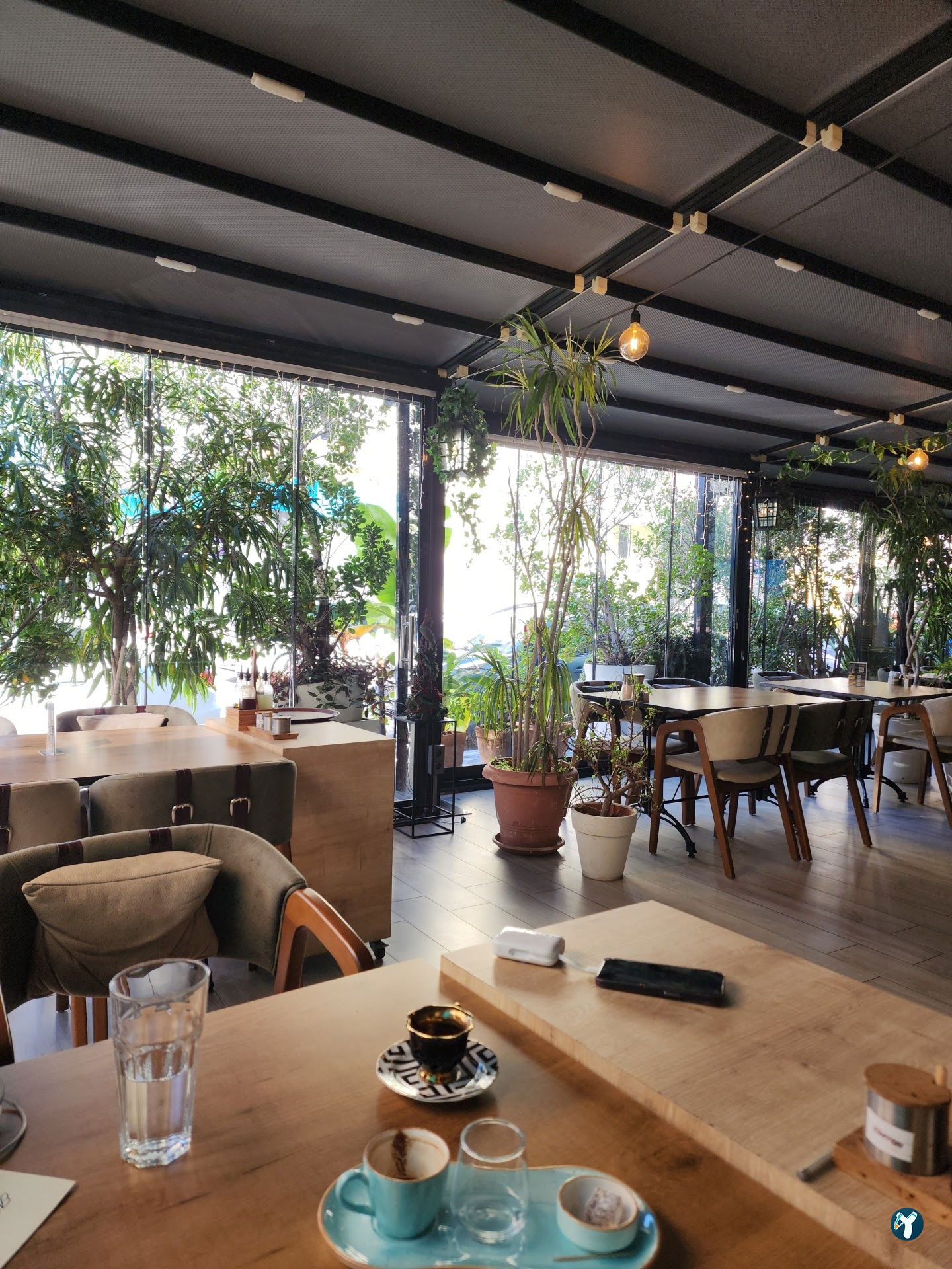 Mezza Gurme, Restoran & Market