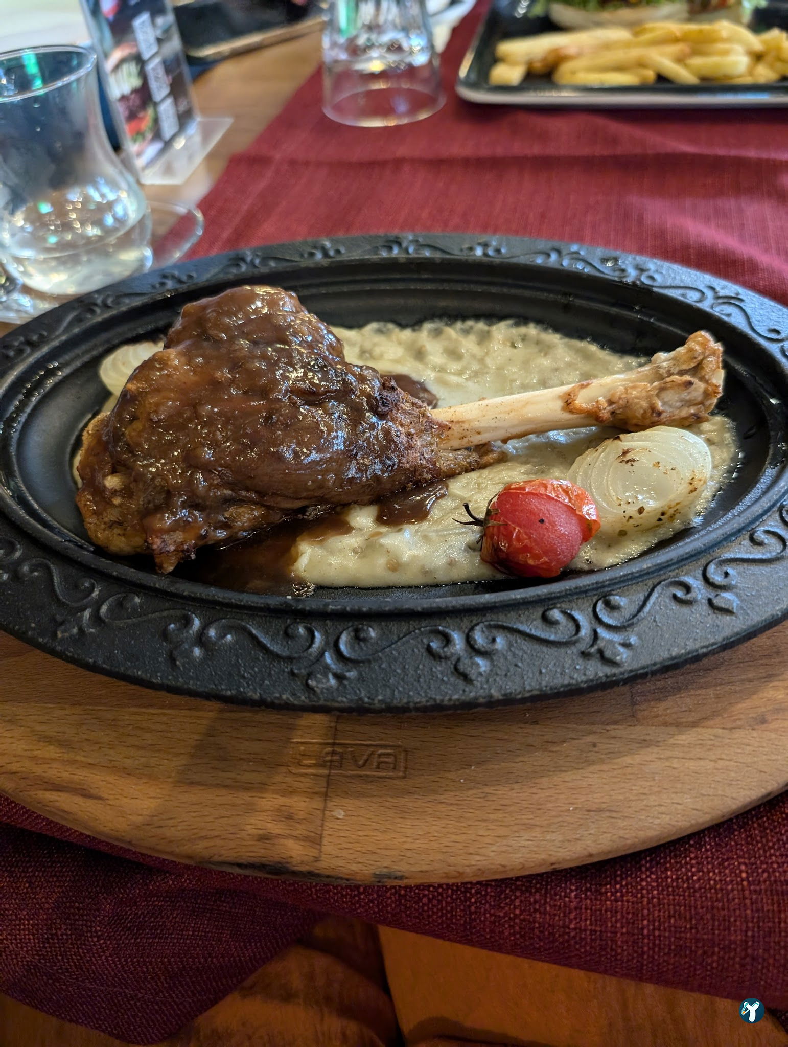 Mezza Gurme, Restoran & Market