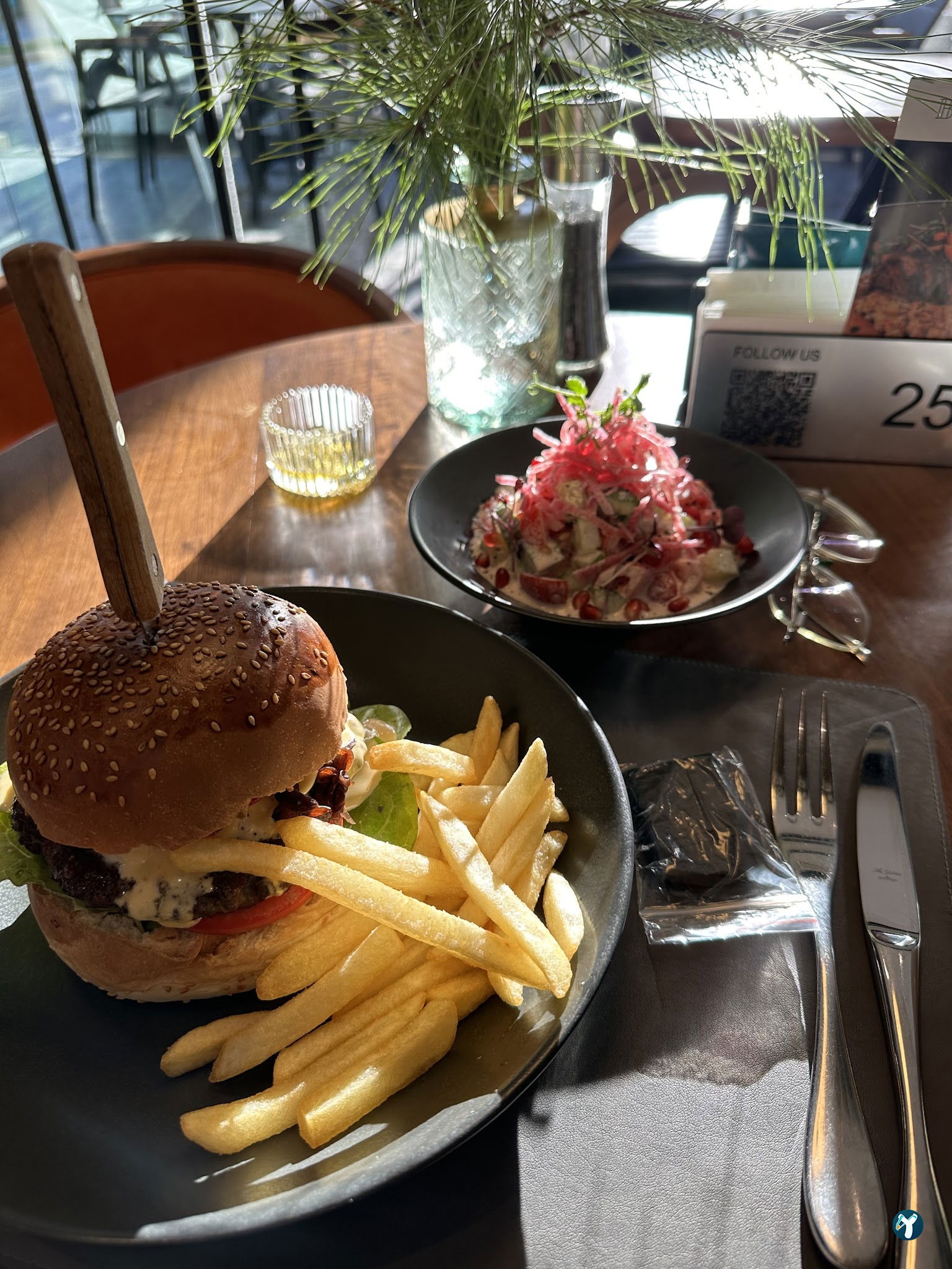 Mezza Gurme, Restoran & Market