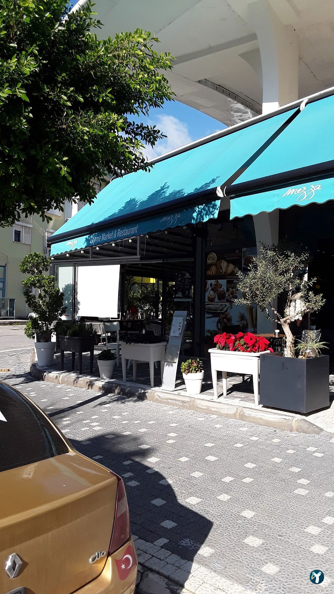 Mezza Gurme, Restoran & Market