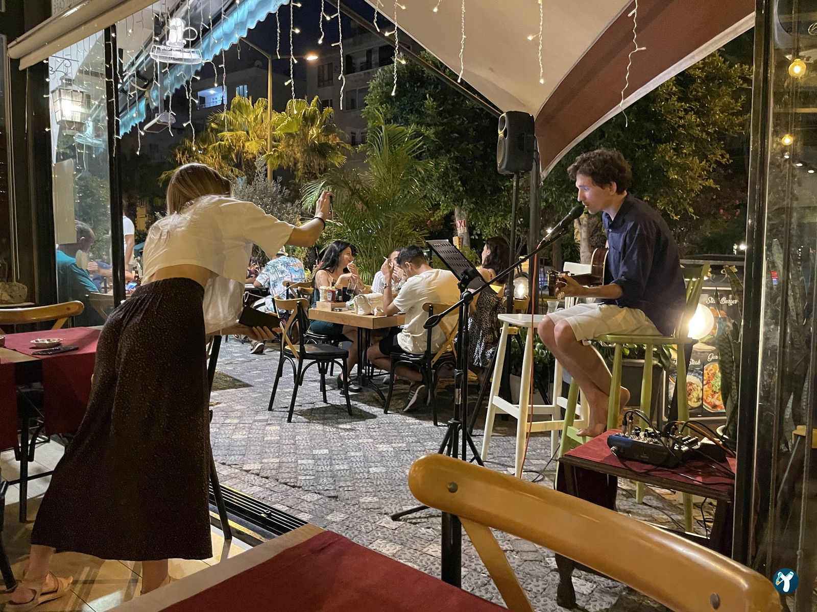 Mezza Gurme, Restoran & Market