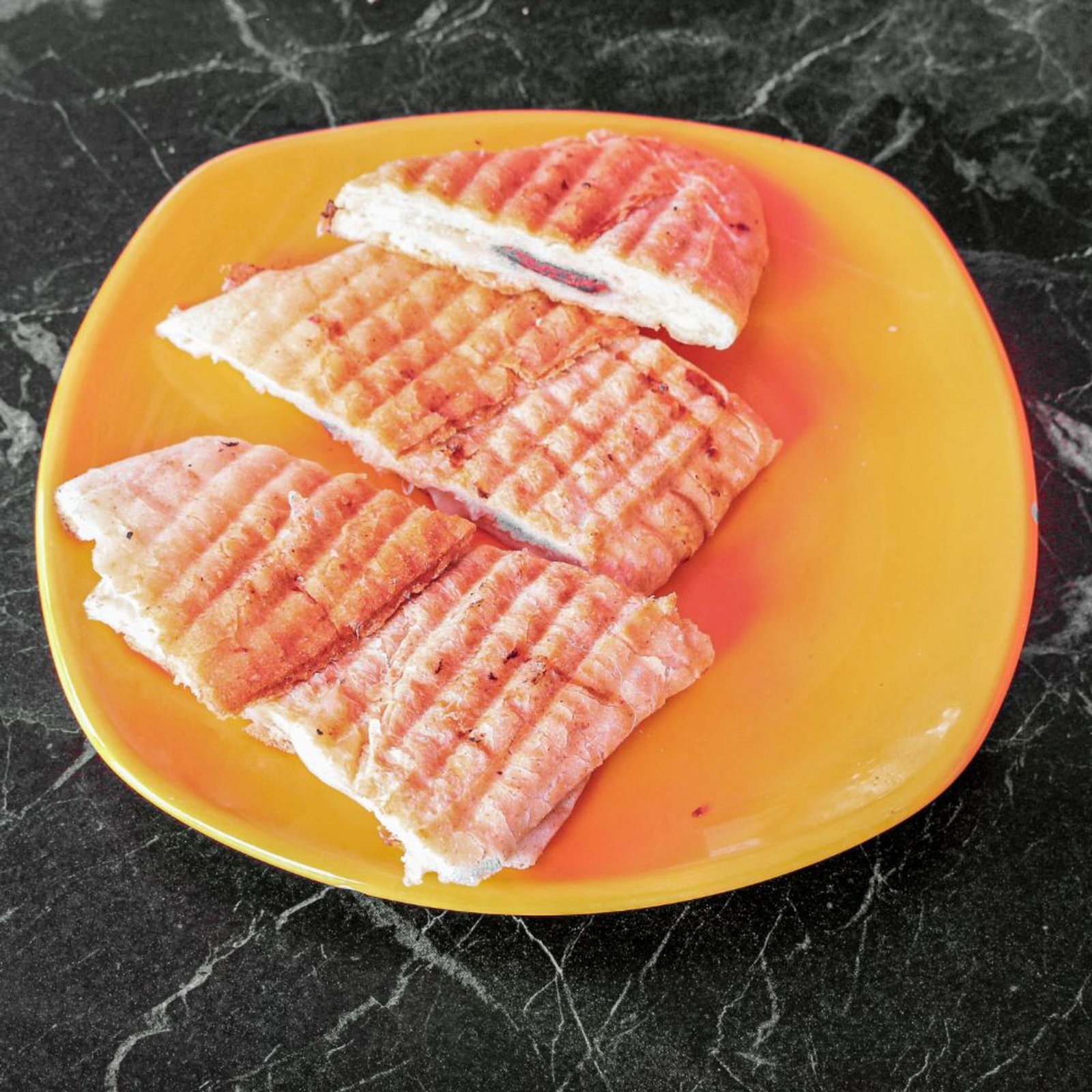 3/4 Ekmek Arası Sucuk