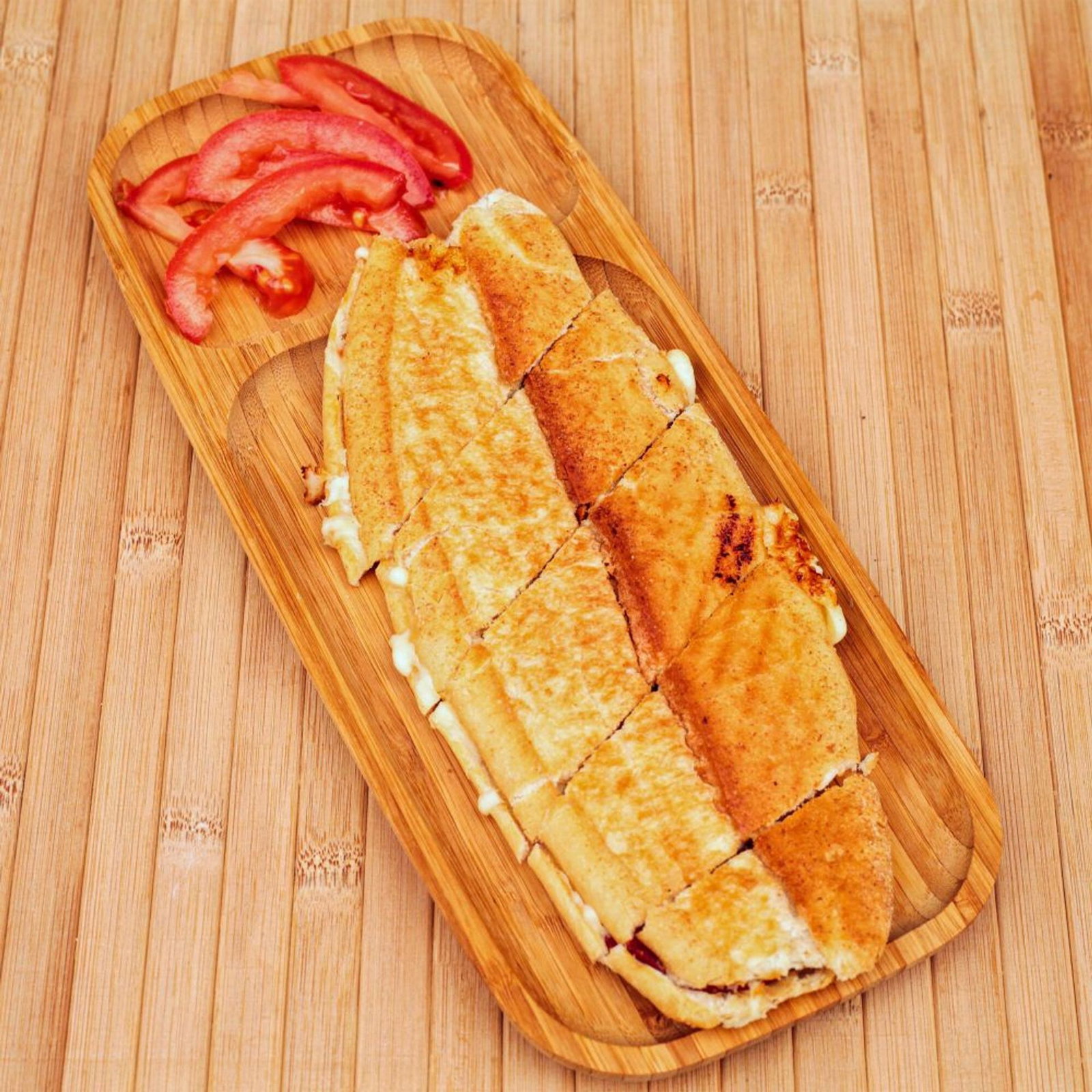 Yarım Ekmek Arası Yumurtalı Kaşarlı Tost