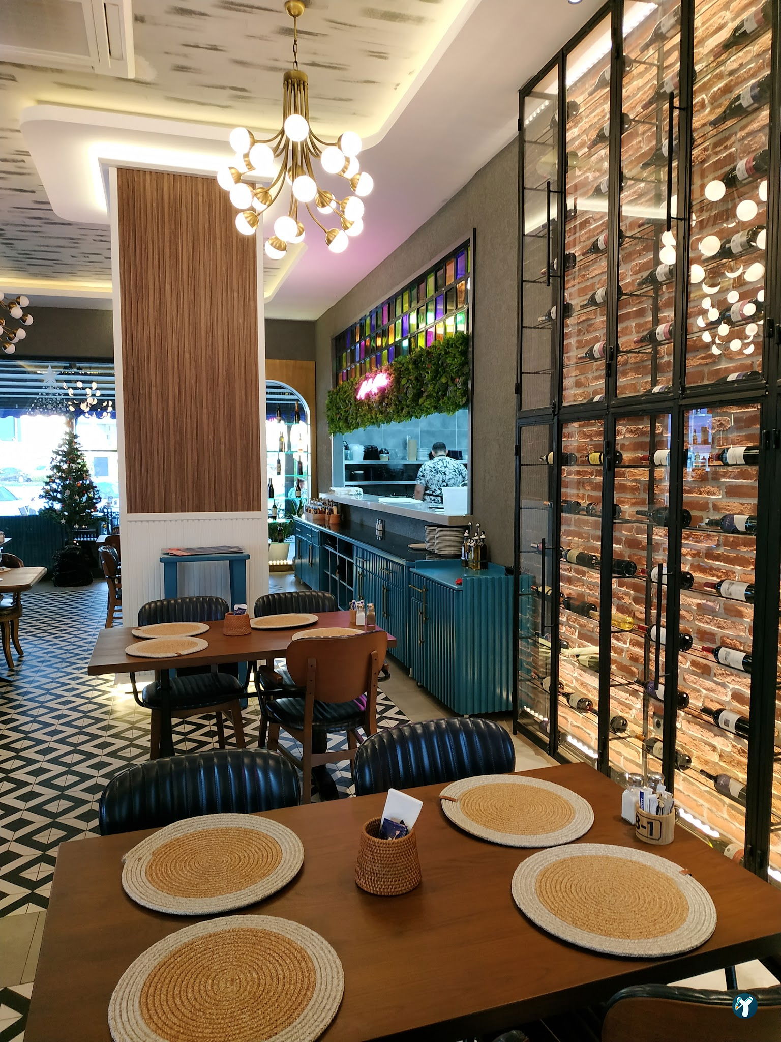 Magellan Cafe Bistro