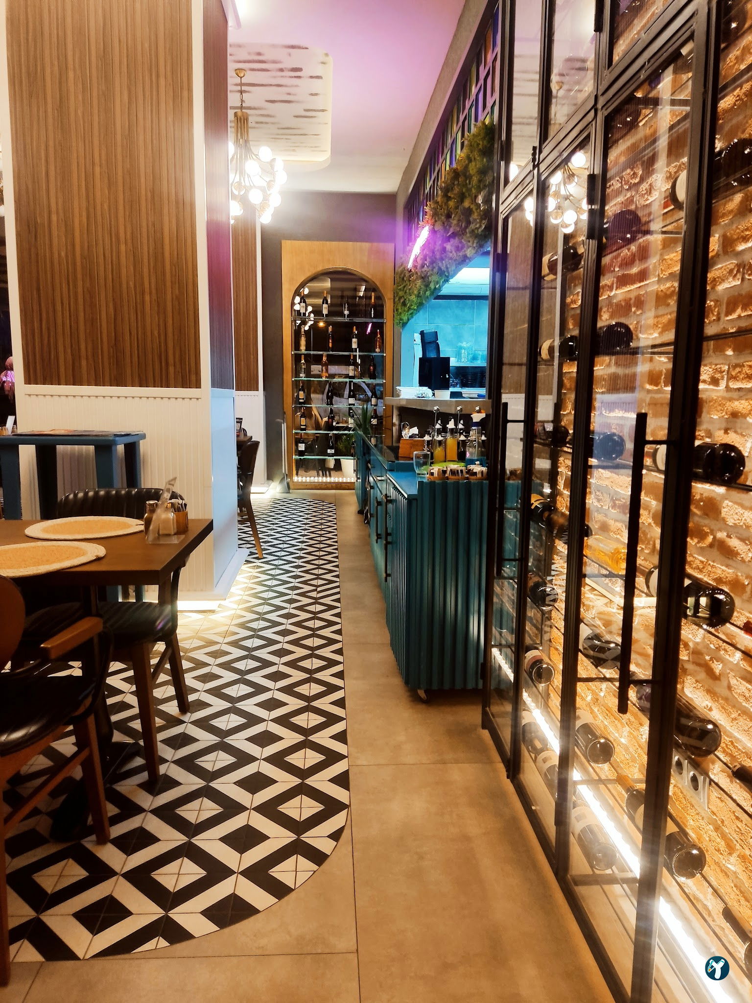 Magellan Cafe Bistro