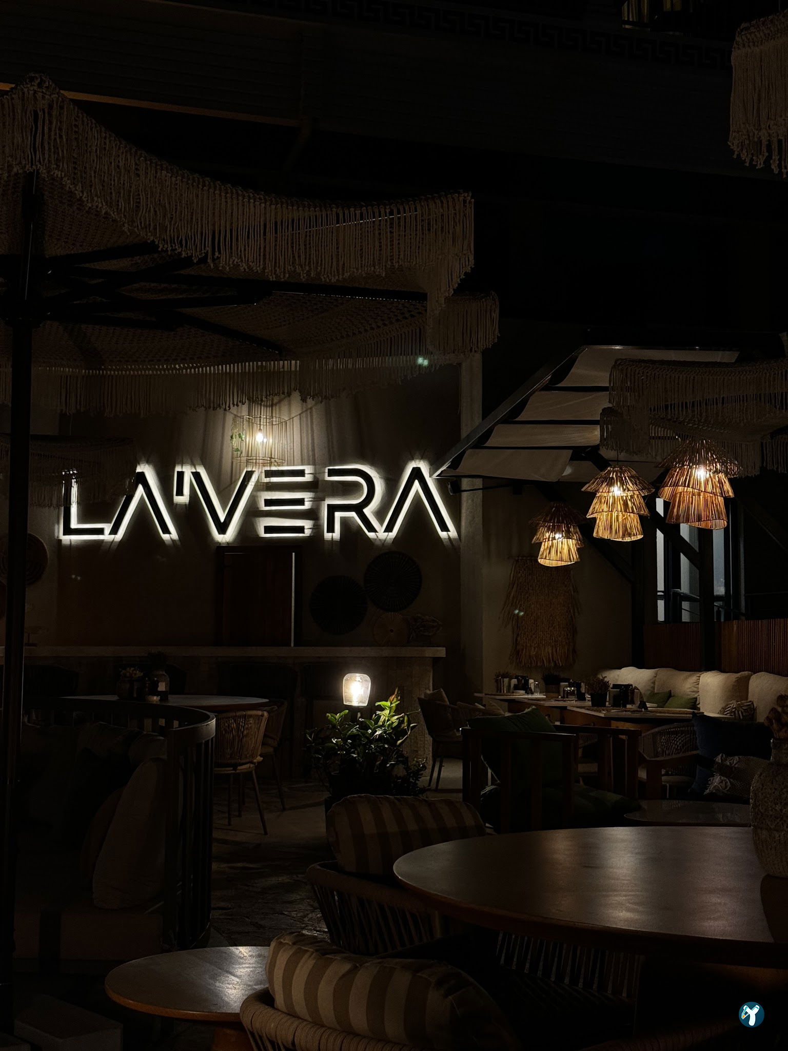 La'Vera Restaurant & Bar & Beach