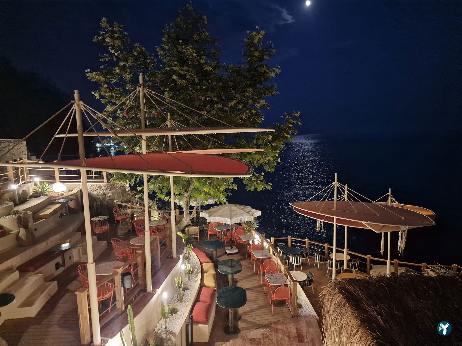 La'Vera Restaurant & Bar & Beach