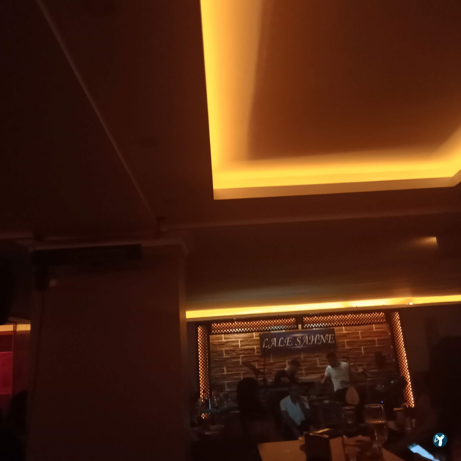 Lale Cafe & Restaurant