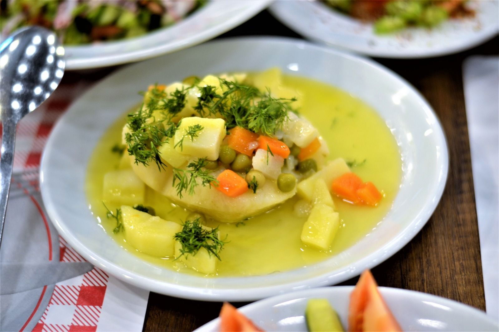 Lale Cafe & Restaurant