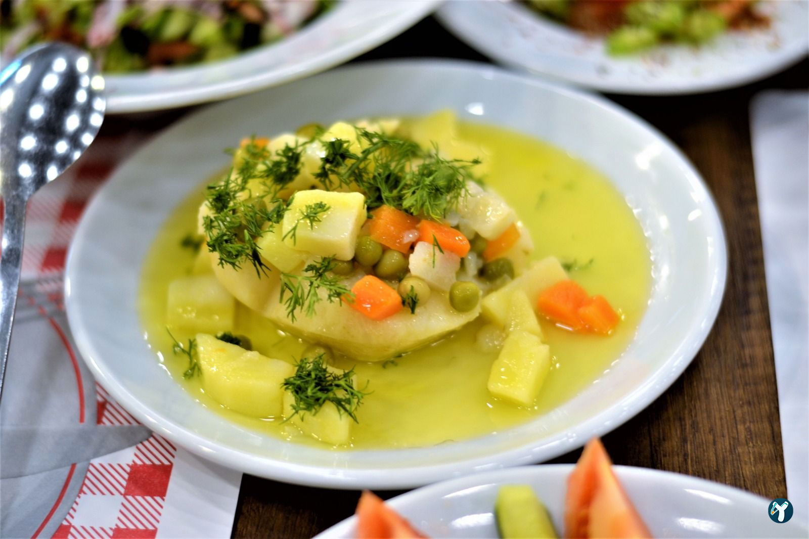 Lale Cafe & Restaurant
