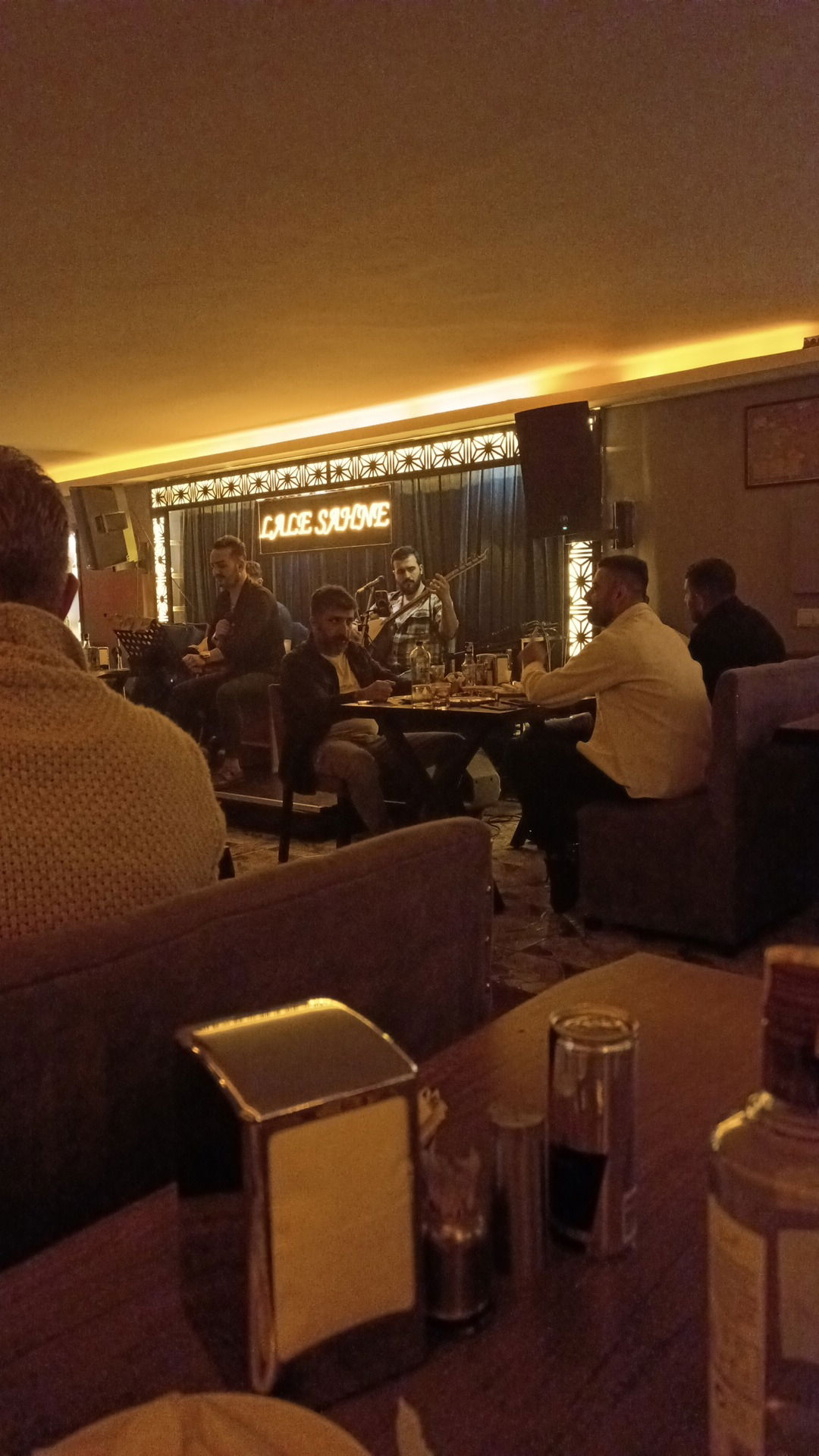 Lale Cafe & Restaurant